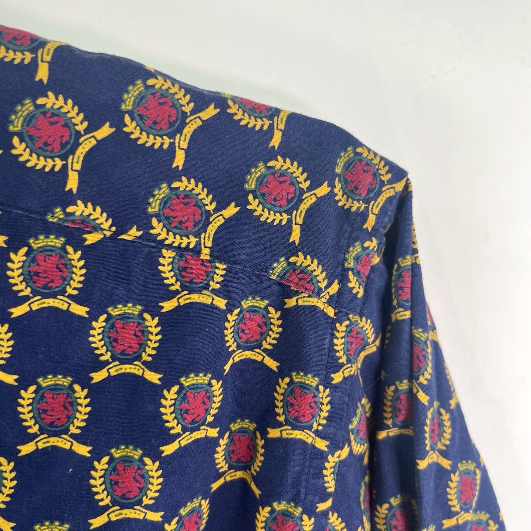 Tommy Hilfiger VINTAGE Tommy Hilfiger Men's Button-Down Shirt XL Blue Geometric Pattern Long Sleeve Casual Business Size US XL / EU 56 / 4 - 6 Thumbnail