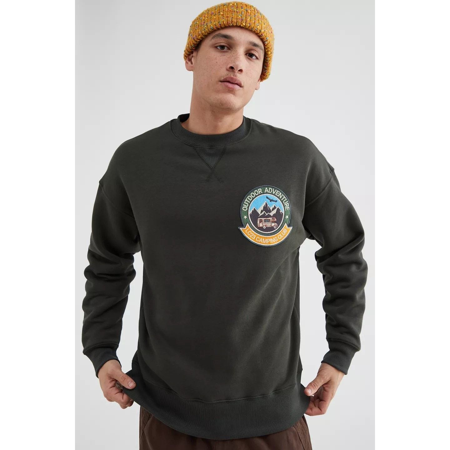 Urban Outfitters New UO LC23 Camper Patch Crew Neck Sweatshirt $149 MEDIUM Size US M / EU 48-50 / 2 - 1 Thumbnail