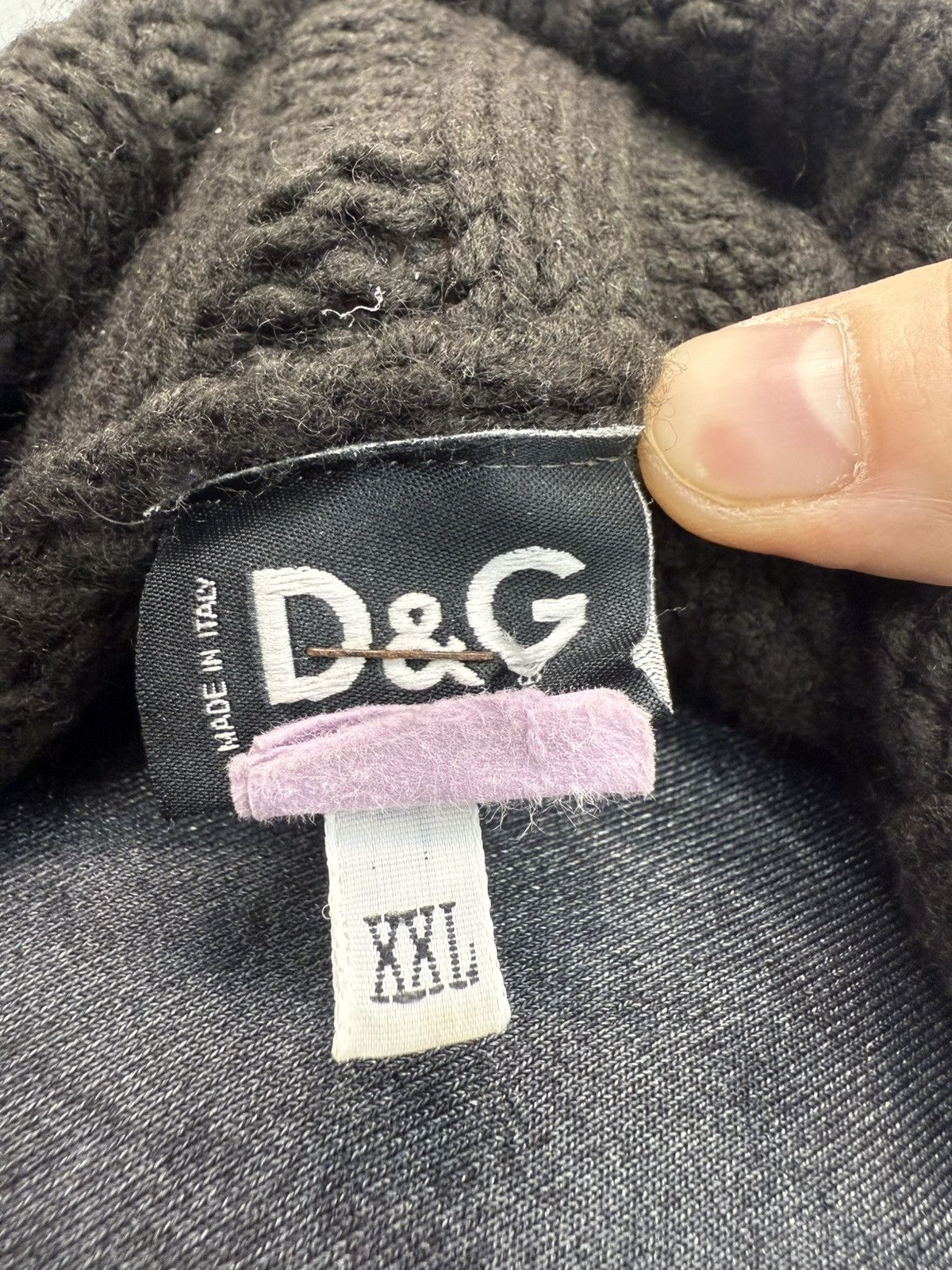 Dolce & Gabbana Vintage Dolce & Gabbana Heavy Knit Turtleneck Logo Sweater Size US XL / EU 56 / 4 - 4 Thumbnail