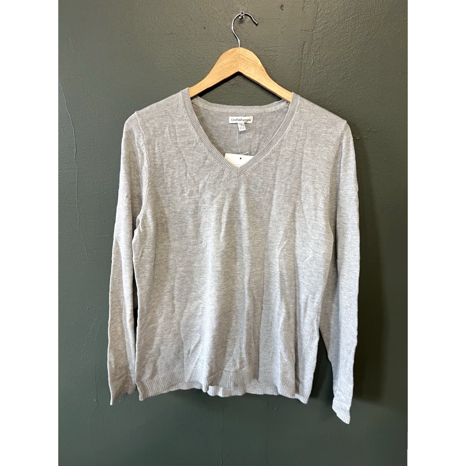 Croft & Barrow Croft & Barrow Womens Gray Knit Long Sleeve Pullover Sweatshirt L NWT V-Neck Adult Womens Pullover Sweatshirt Size L / US 10 / IT 46 - 2 Thumbnail