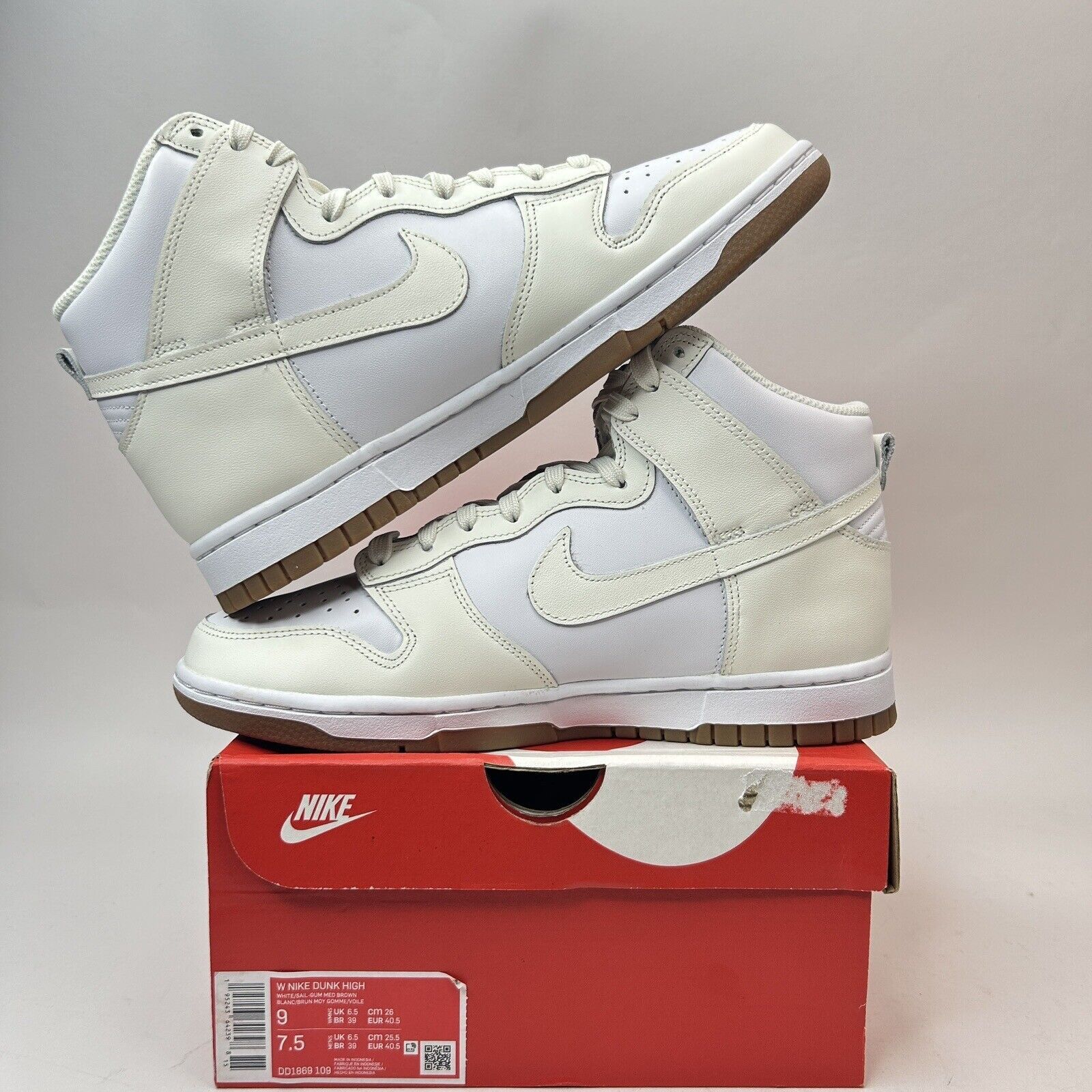 Nike Nike Dunk High WMNS “Sail Gum White” 2023 Size US 9 / IT 39 - 3 Thumbnail