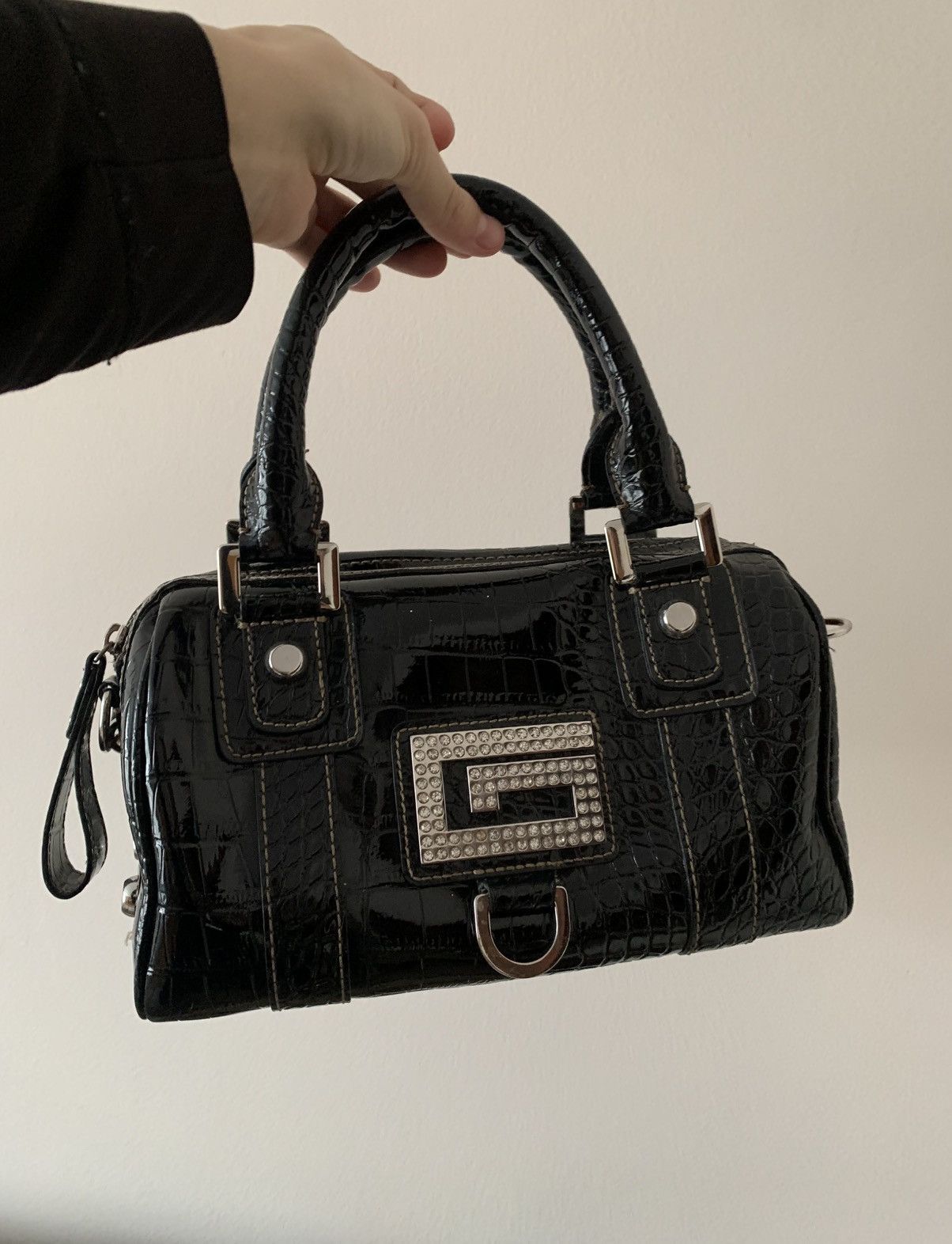 Guess 🔥HYPE VINTAGE GUESS Y2K ULTIMATE GLOSS HANDBAG Size ONE SIZE - 2 Thumbnail