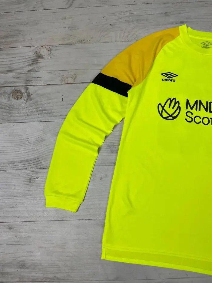 Umbro Heart of Midlothian 2023 2024 Clark #28 Goalkeeper Jersey Size US S / EU 44-46 / 1 - 5 Thumbnail