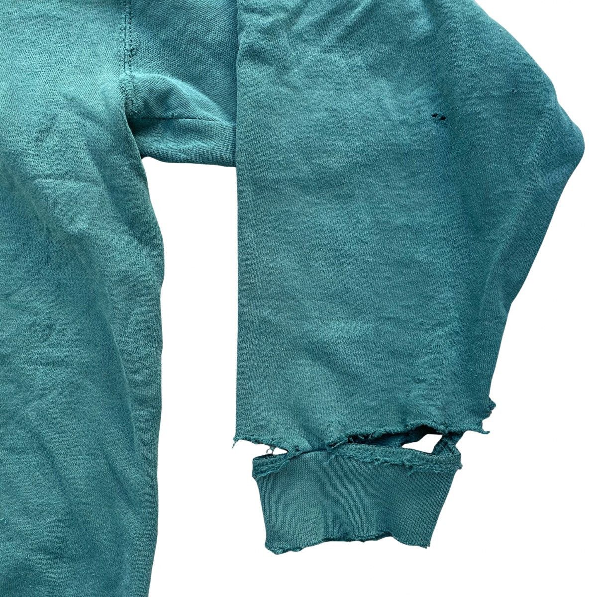 Nike Vintage Nike Big Logo Thrashed Faded Crewneck Size Medium Size US M / EU 48-50 / 2 - 7 Thumbnail
