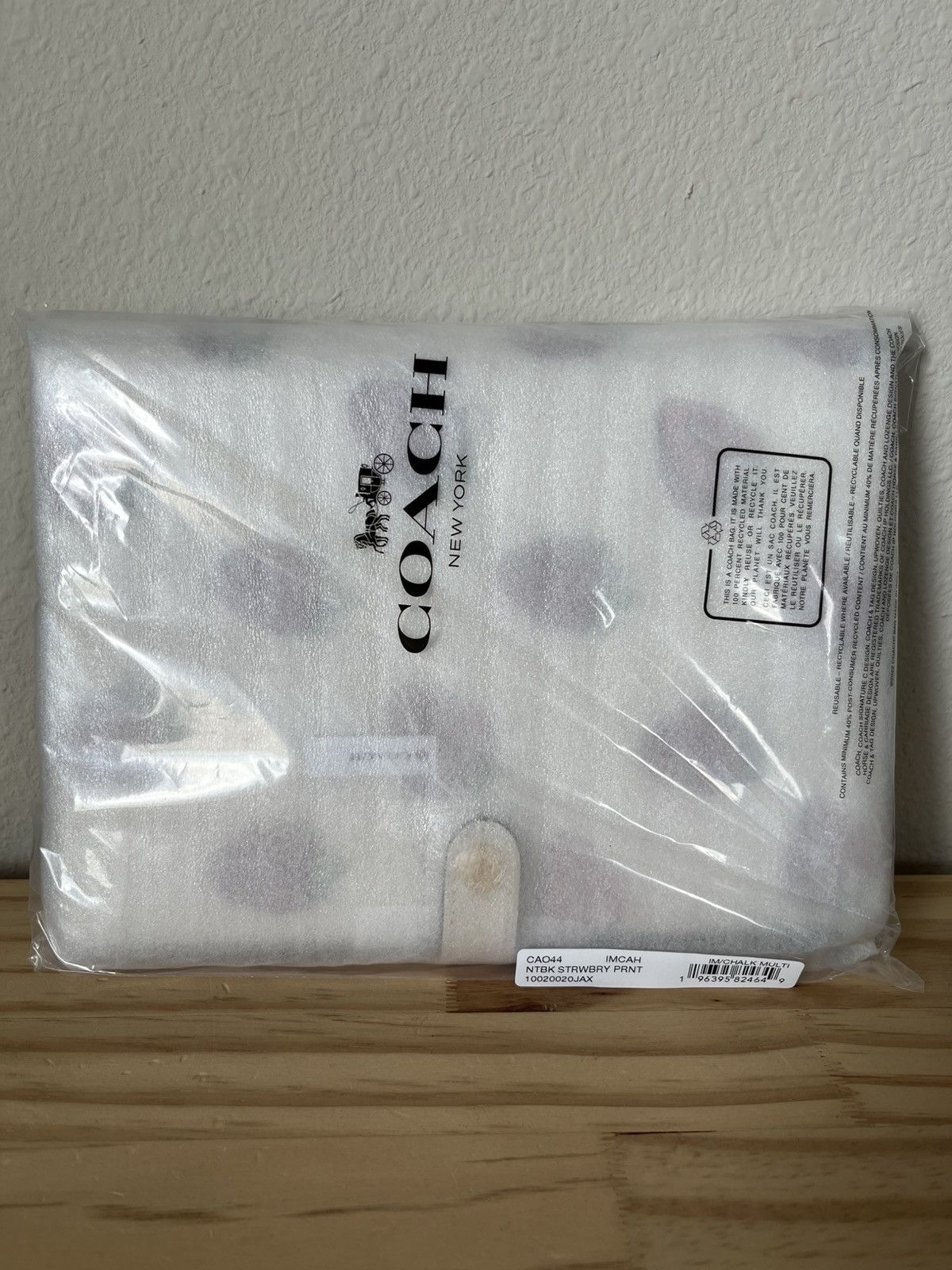 Coach Coach Notebook with strawberry printed Size ONE SIZE - 8 Thumbnail