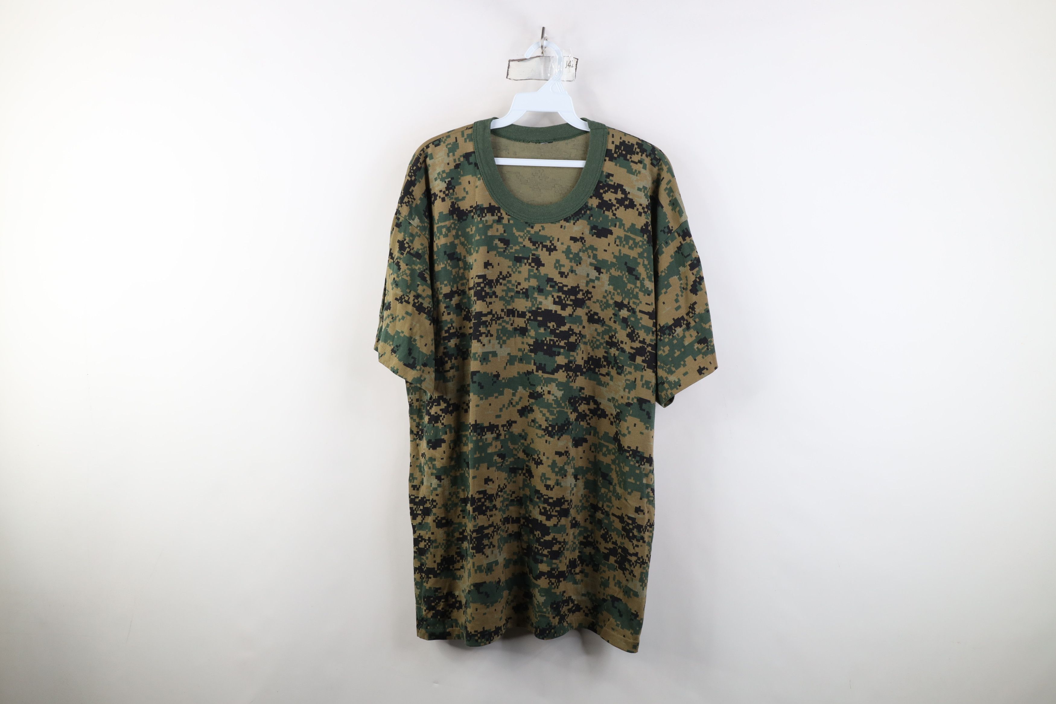 Vintage Vintage 90s Streetwear Camouflage Short Sleeve T-Shirt USA Size US XL / EU 56 / 4 - 1 Thumbnail