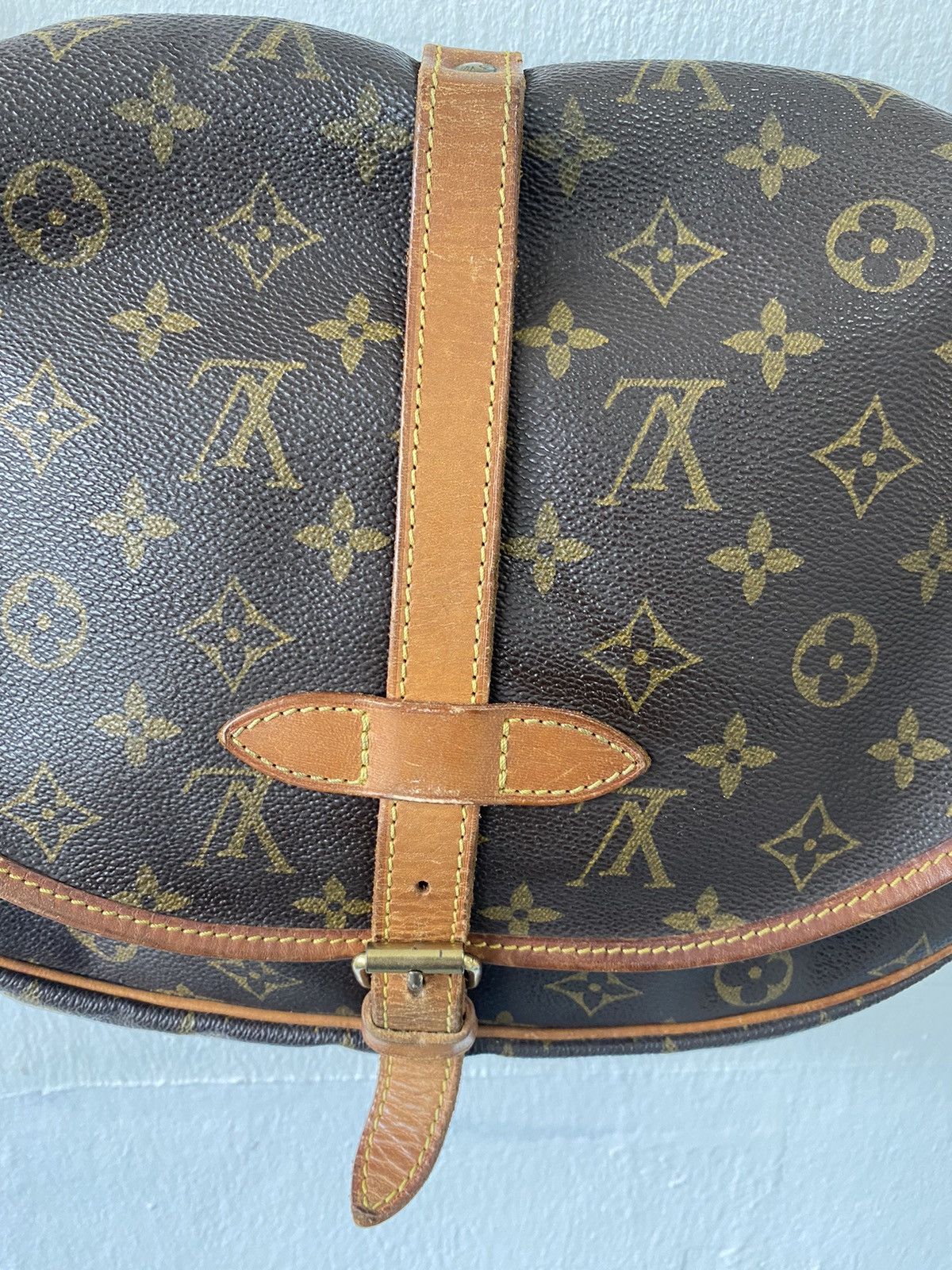 Louis Vuitton Authentic Vintage Louis Vuitton Monogram Saumur 30 Crossbody Size ONE SIZE - 6 Thumbnail
