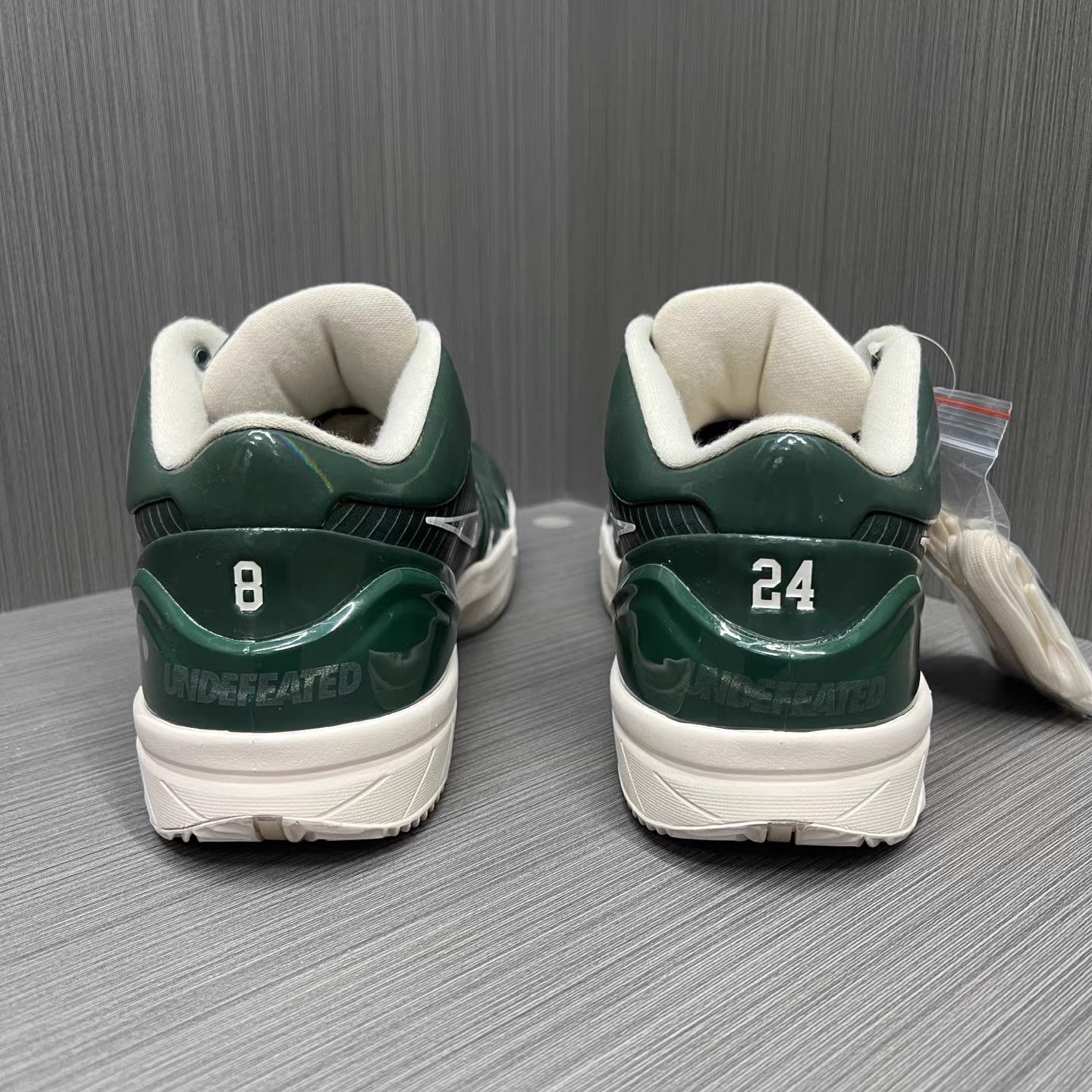 Nike UNDEFEATED x Nike Kobe 4 Protro Bucks K15 Size US 13 / EU 46 - 3 Thumbnail