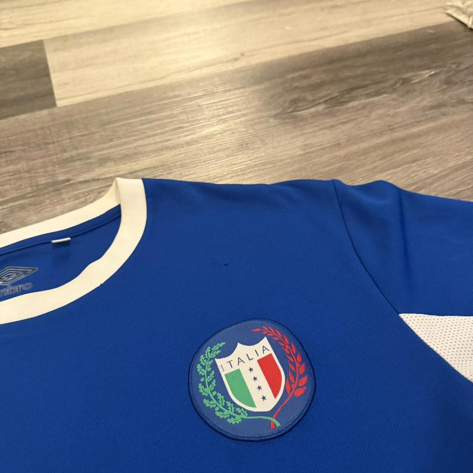 Umbro Umbro Italy national soccer team jersey L Size US L / EU 52-54 / 3 - 4 Thumbnail