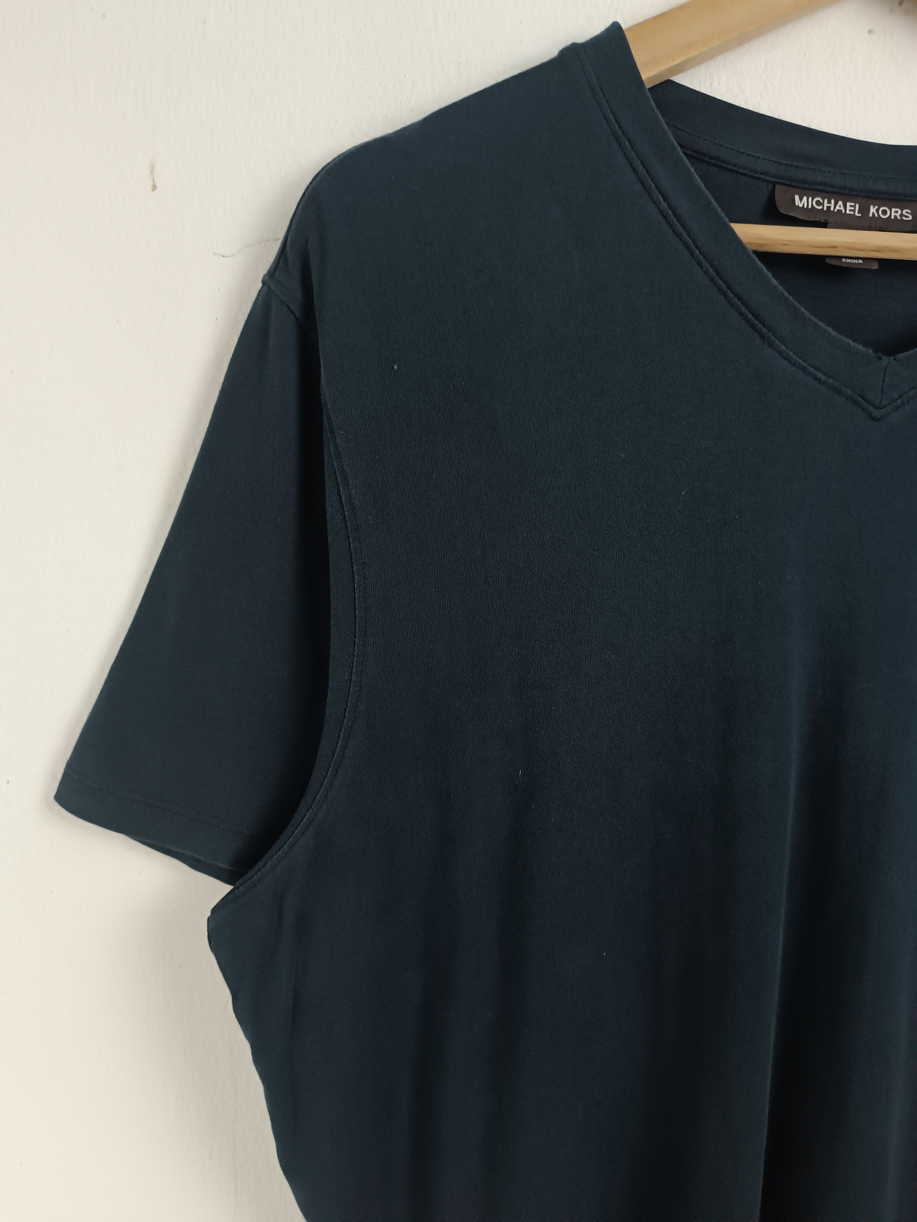 Michael Kors VINTAGE FADED MICHAEL KORS DISTRESSED V NECK TEE Size US L / EU 52-54 / 3 - 5 Thumbnail