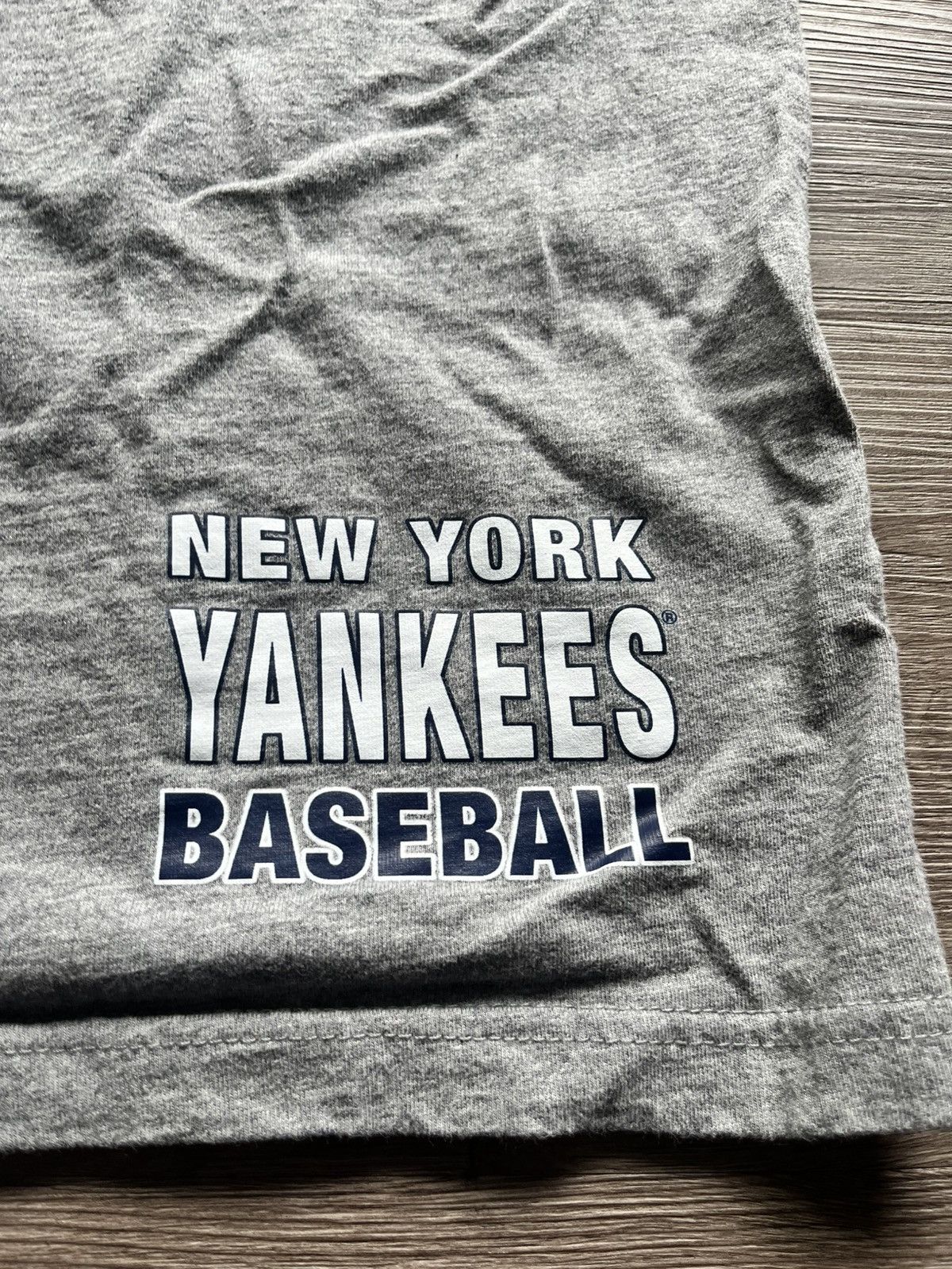 Mitchell & Ness New York Yankees T-shirt Mens Mitchell & Ness Grey Sz XL Size US XL / EU 56 / 4 - 8 Thumbnail