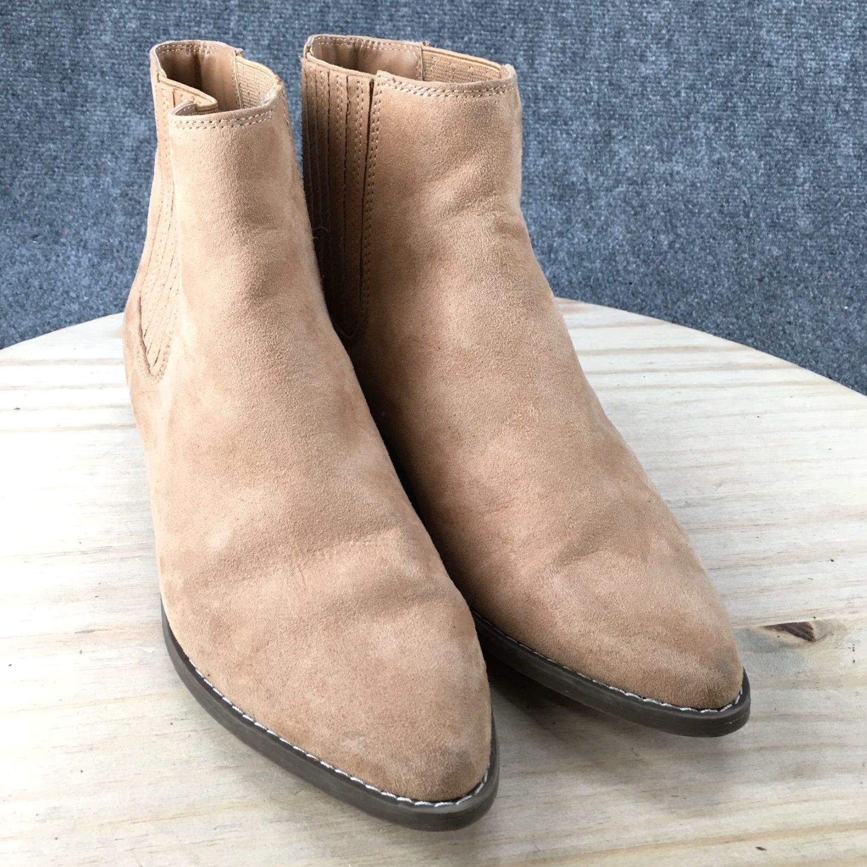 Vintage Universal Thread Boots Womens 10 Pointed Toe Ankle Bootie Beige Fabric Low Heels Size US 10 / IT 40 - 3 Thumbnail