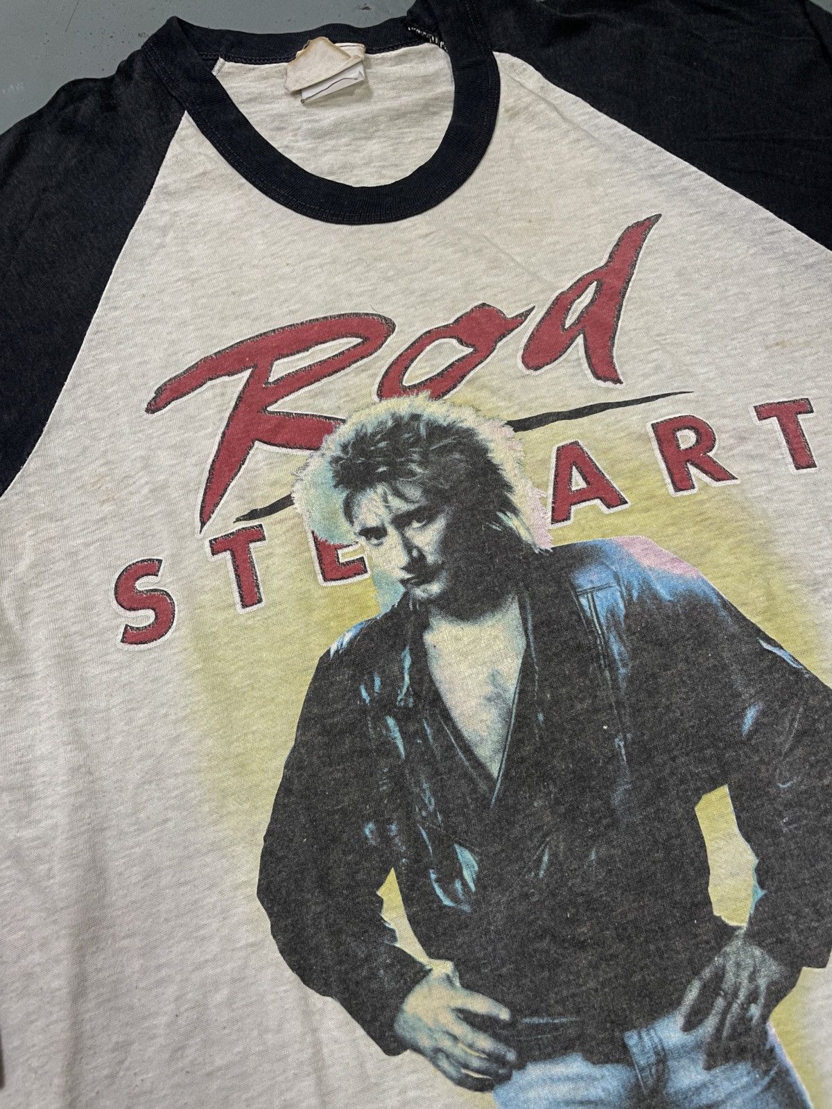 Band Tees × Vintage Vintage 80s Rod Steward “RAGLAN” Band Tees Size US S / EU 44-46 / 1 - 2 Thumbnail