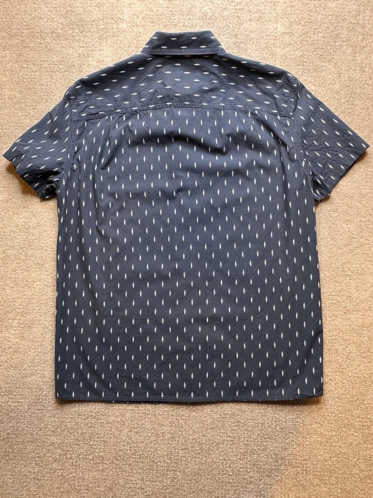 American Eagle Outfitters American Eagle Men's Med Navy AOP SS Shirt [726] Size US M / EU 48-50 / 2 - 3 Thumbnail
