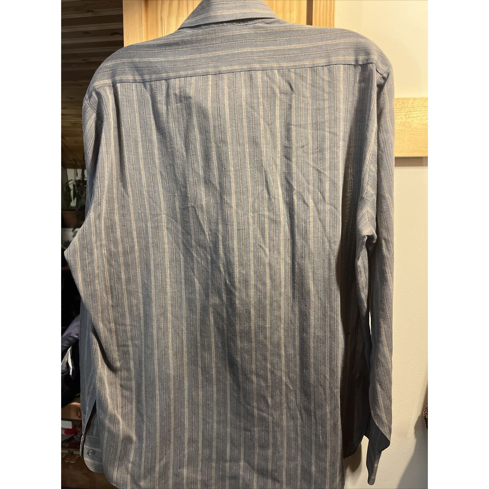 Le TIGRE Le Tigre Vintage Men’s M Gray Stripe Button Poly Blend Shirt Size US M / EU 48-50 / 2 - 10 Thumbnail