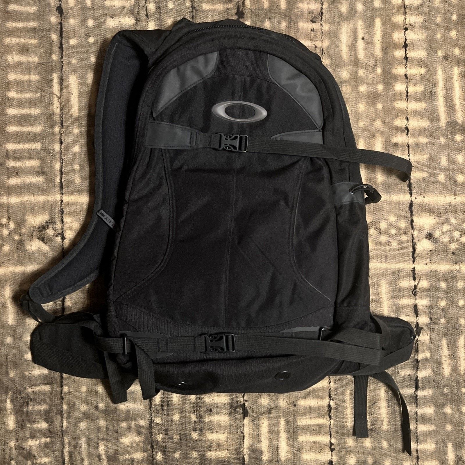 Oakley Oakley Vintage Tactical Snow Backpack Black Snowboard Pack Size ONE SIZE - 1 Thumbnail