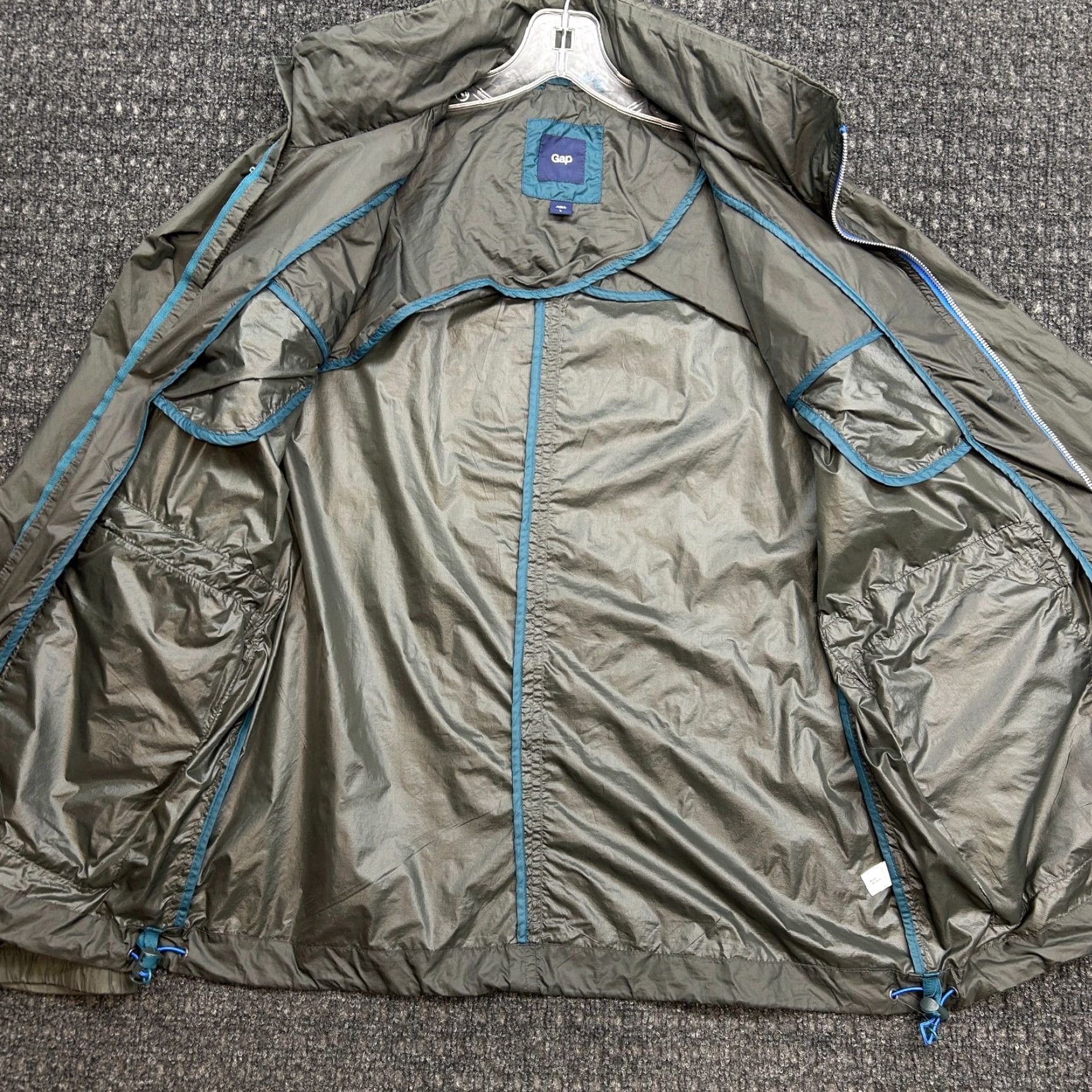Gap VINTAGE Gap Windbreaker Jacket Gray L Men Regular Full Zip Packable 90s City Preppy USA Size US L / EU 52-54 / 3 - 3 Thumbnail