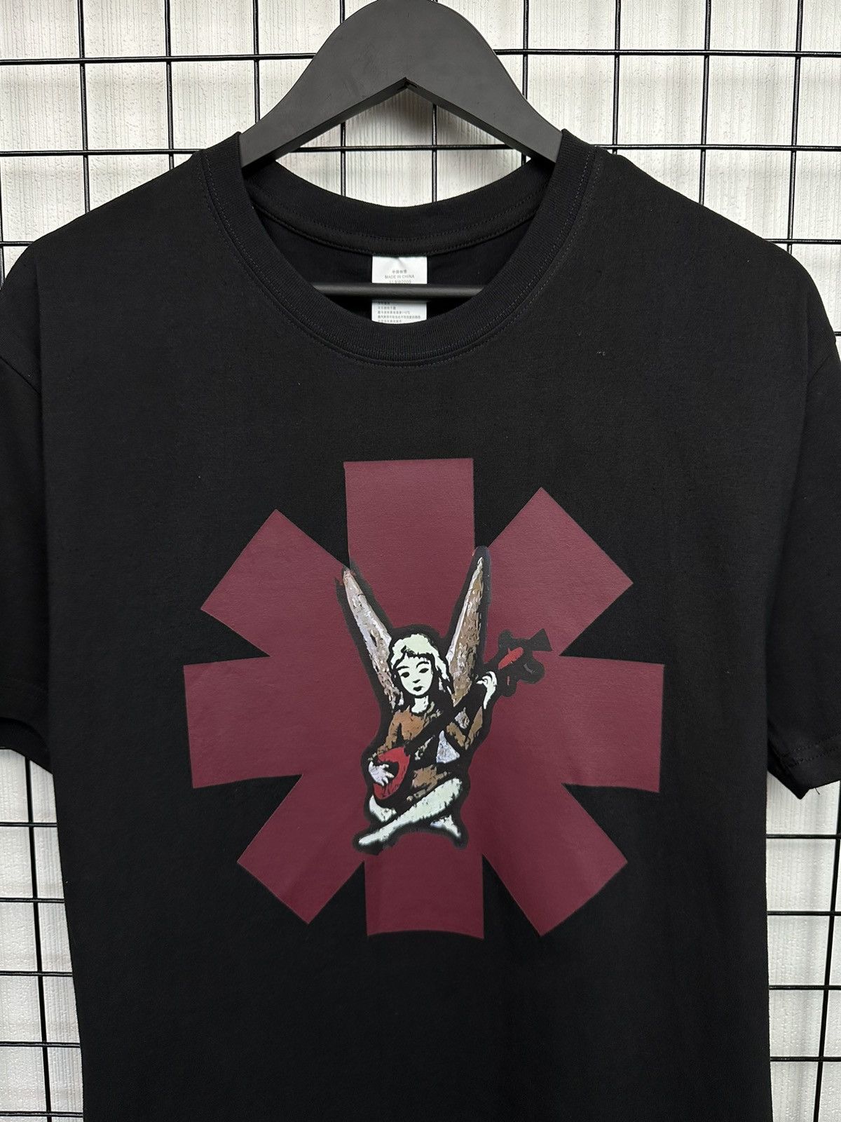 Band Tees Red Hot Chilli Peppers “World Tour 1995” Angel Men Black XL Size US XL / EU 56 / 4 - 5 Thumbnail