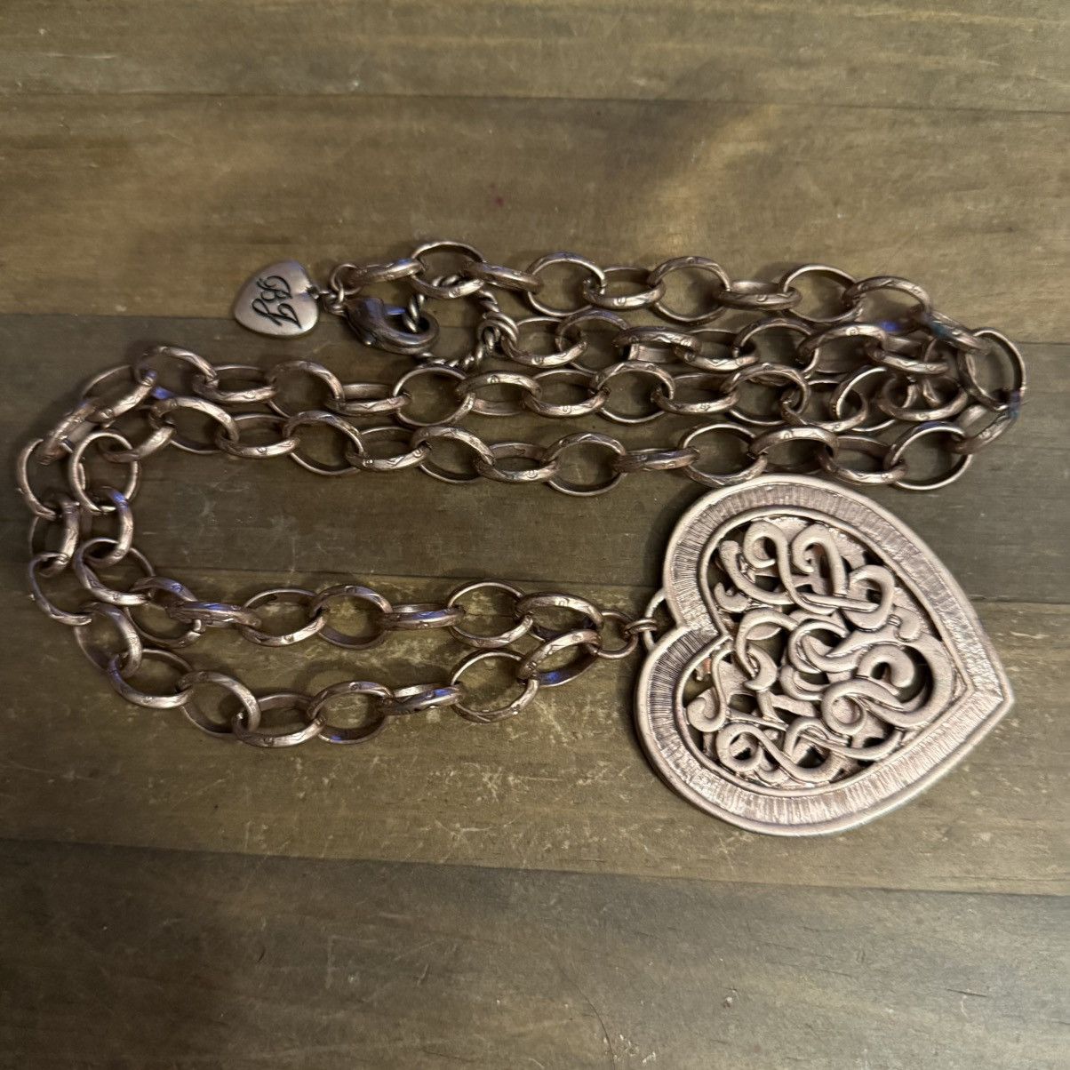 Betsey Johnson Betsey Johnson chunky gold filigree heart pendant necklace Size ONE SIZE - 2 Thumbnail