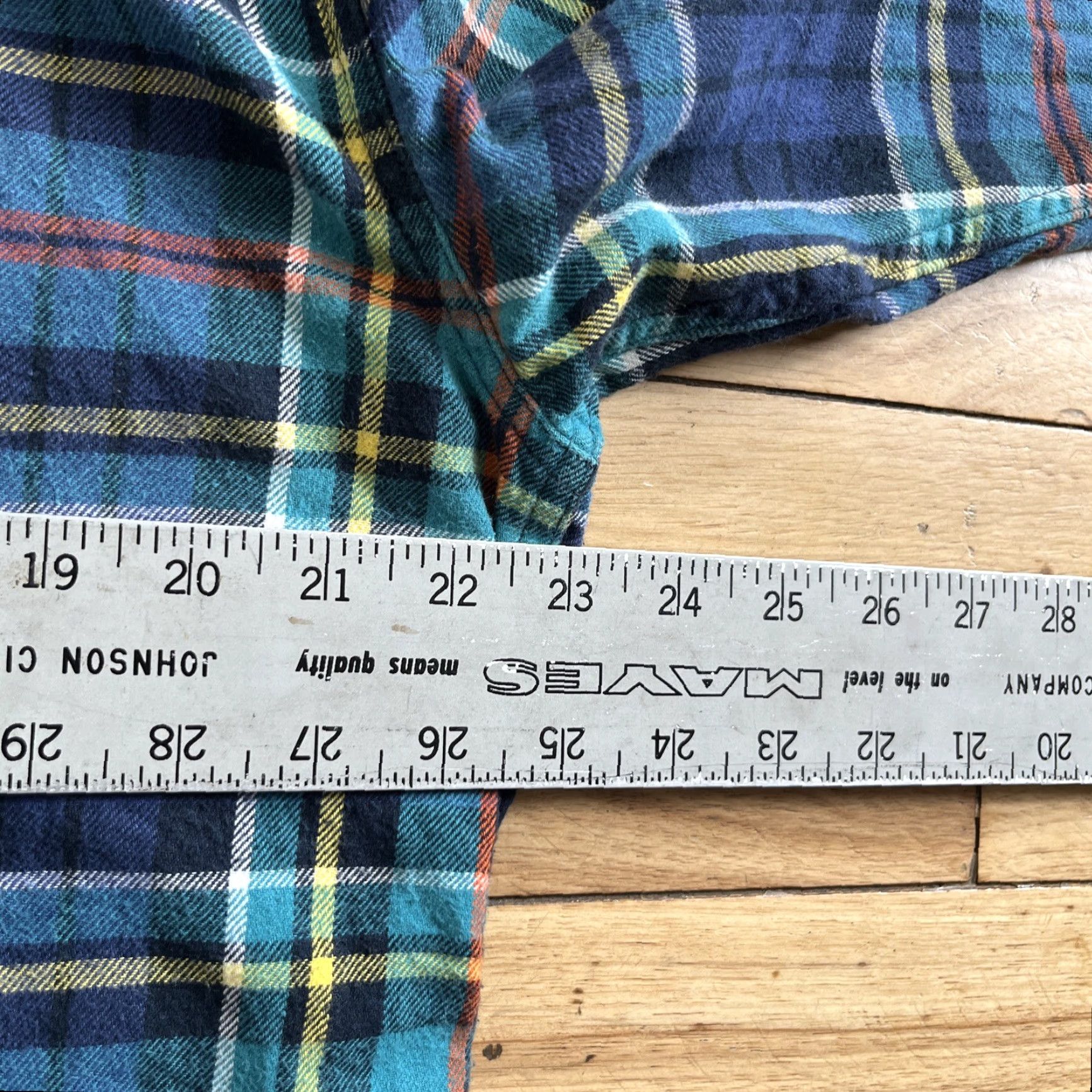 Old Navy OLD NAVY Flannel Shirt Men L Light Green Red Plaid Hike Outdoor Regular Fit L Mens Shirt Plaid Color Multicolor Casual Travel Size US L / EU 52-54 / 3 - 7 Thumbnail