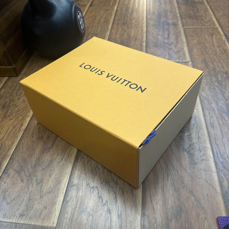 Louis Vuitton Louis Vuitton Trainer Maxi LOVE Lifestyle Sneakers - Size US 8 / IT 38 - 4 Thumbnail
