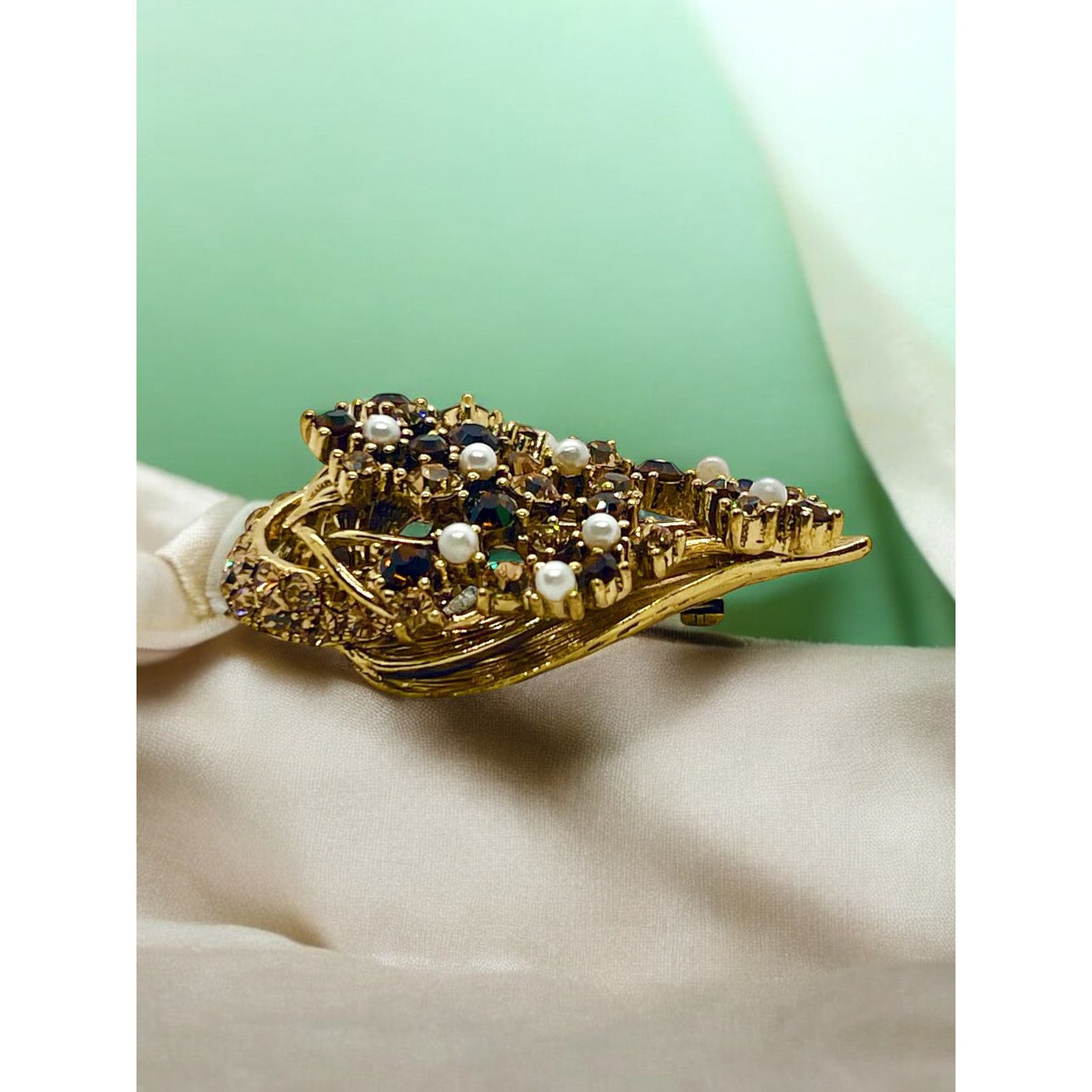 Robert Talbott Vintage Talbots Gold Tone Crystal & Faux Pearl Brooch-Pin Size ONE SIZE - 3 Thumbnail