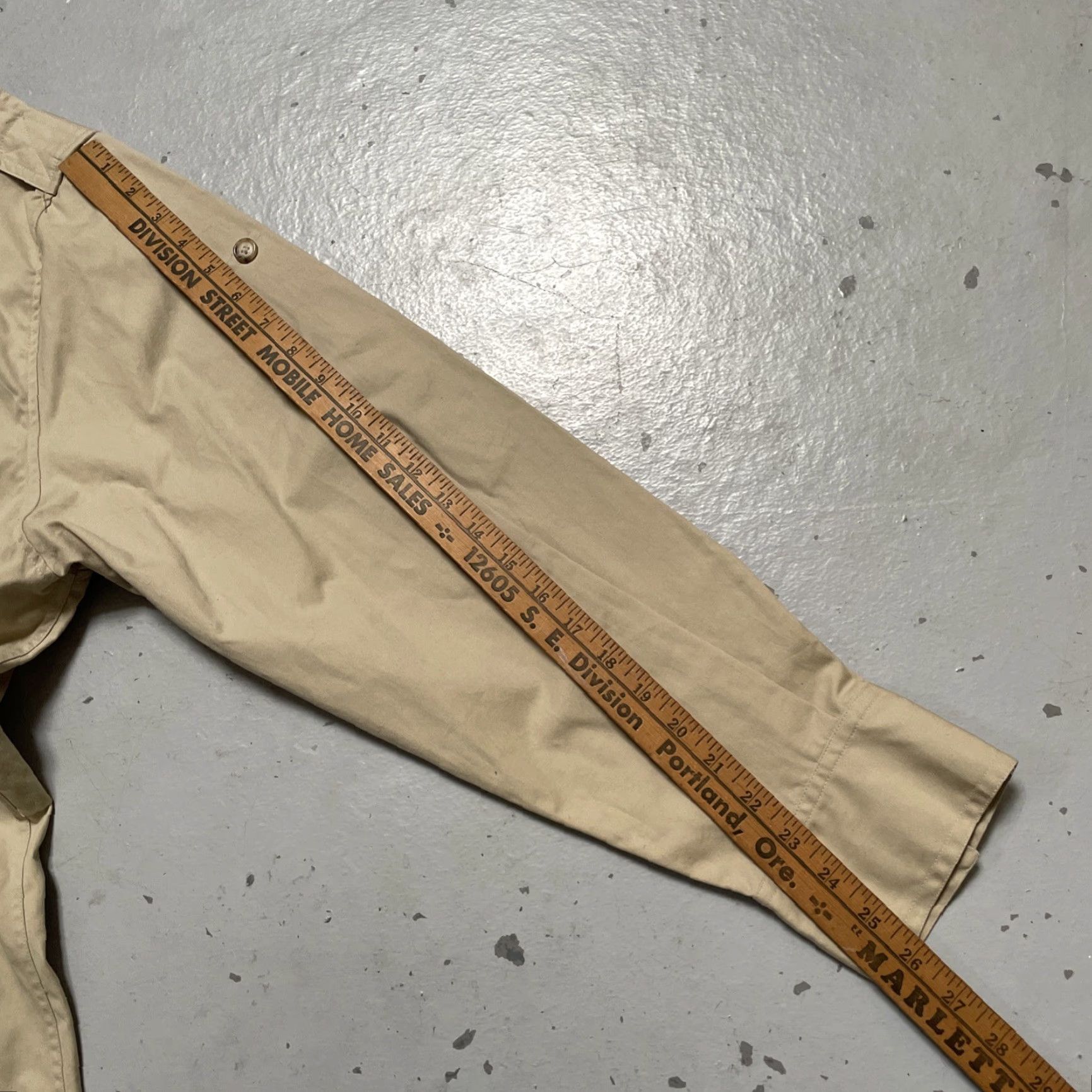 Abercrombie & Fitch VINTAGE Abercrombie & Fitch Safari Hunting Outdoor Fishing Travel Jacket XL Beige Unisex Adults NWT 70s 80s Military Year theme NOS Deadstock Leather? Size US XL / EU 56 / 4 - 7 Thumbnail