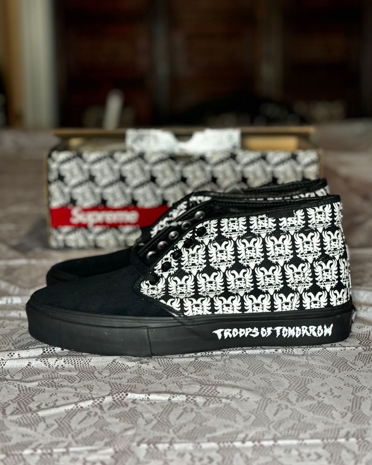 DS Vans Supreme Neighborhood Chukka