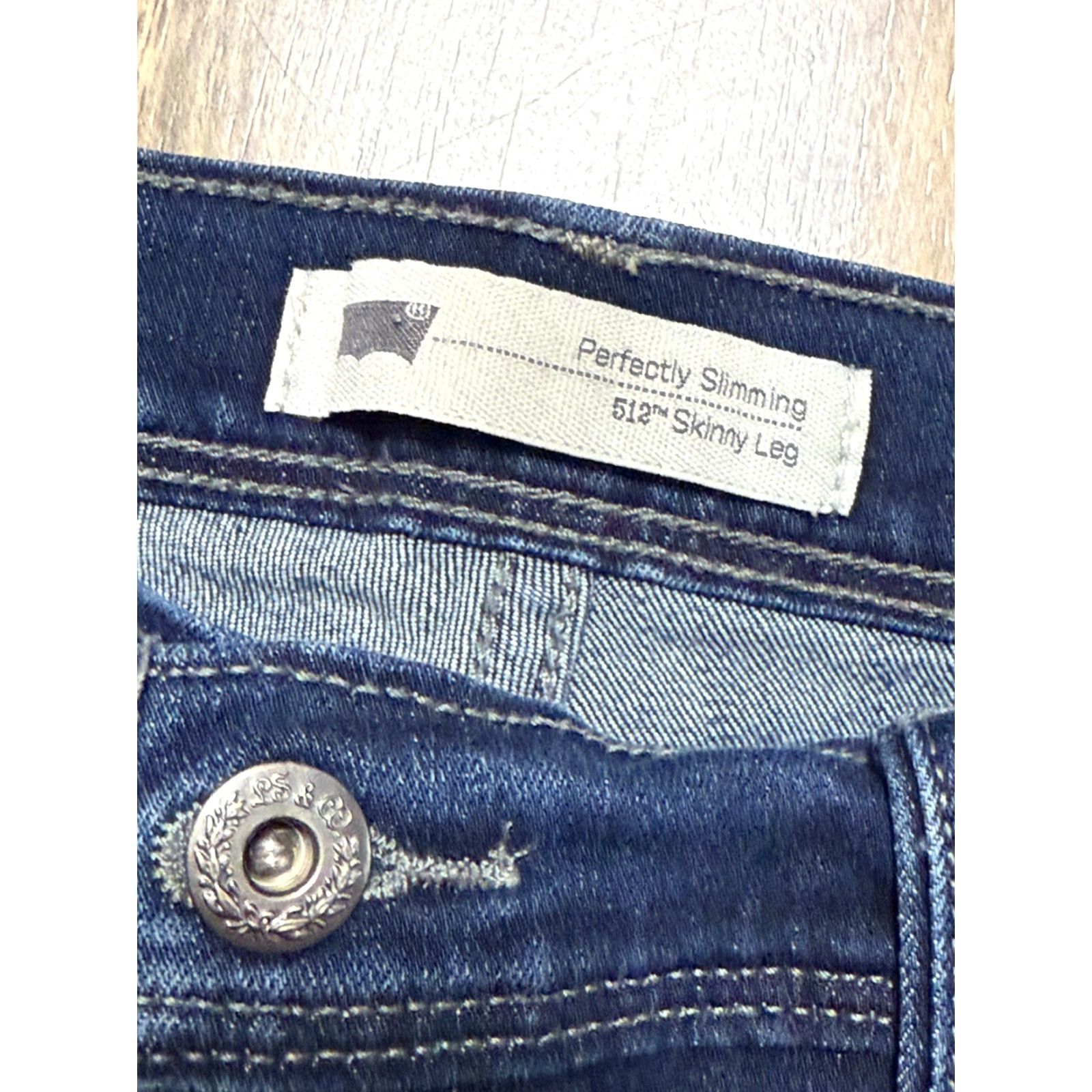 Levi's VINTAGE? Nope. Size 32" / US 10 / IT 46 - 6 Thumbnail