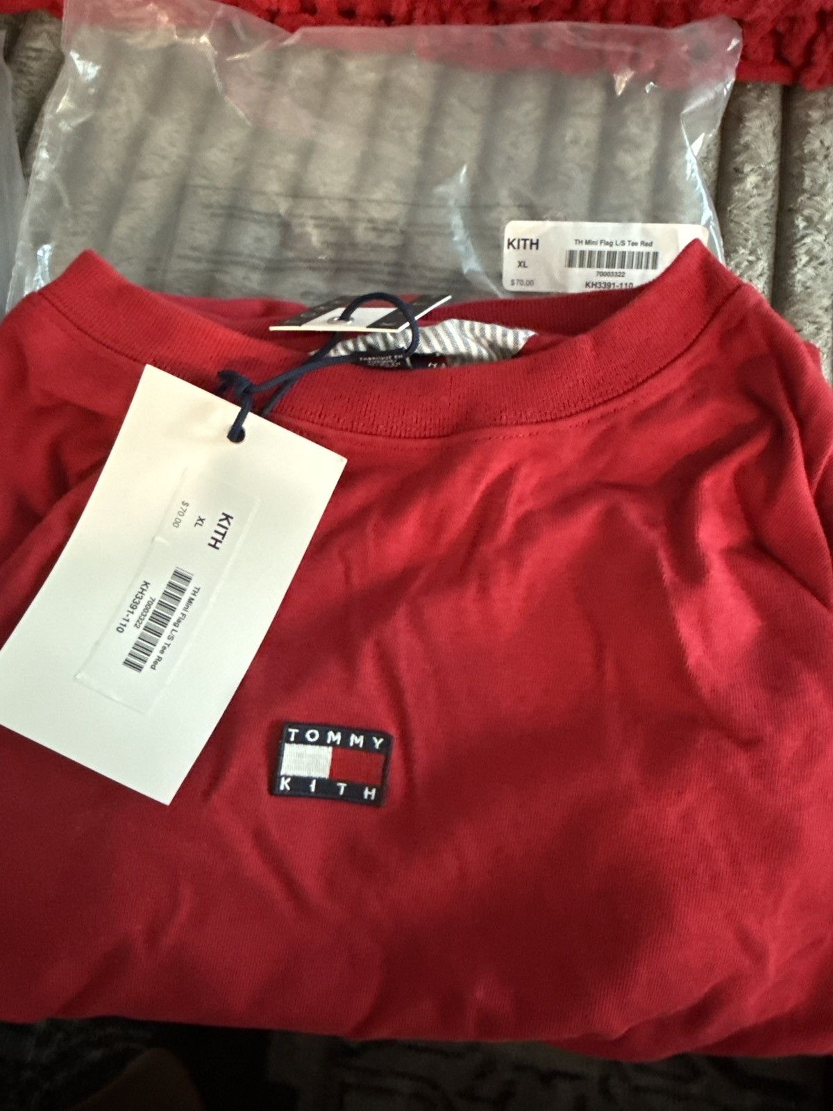 Kith × Tommy Hilfiger Kith x Tommy Hilfiger Mini Flag L/S Tee XL Red FW18 Size US XL / EU 56 / 4 - 1 Thumbnail