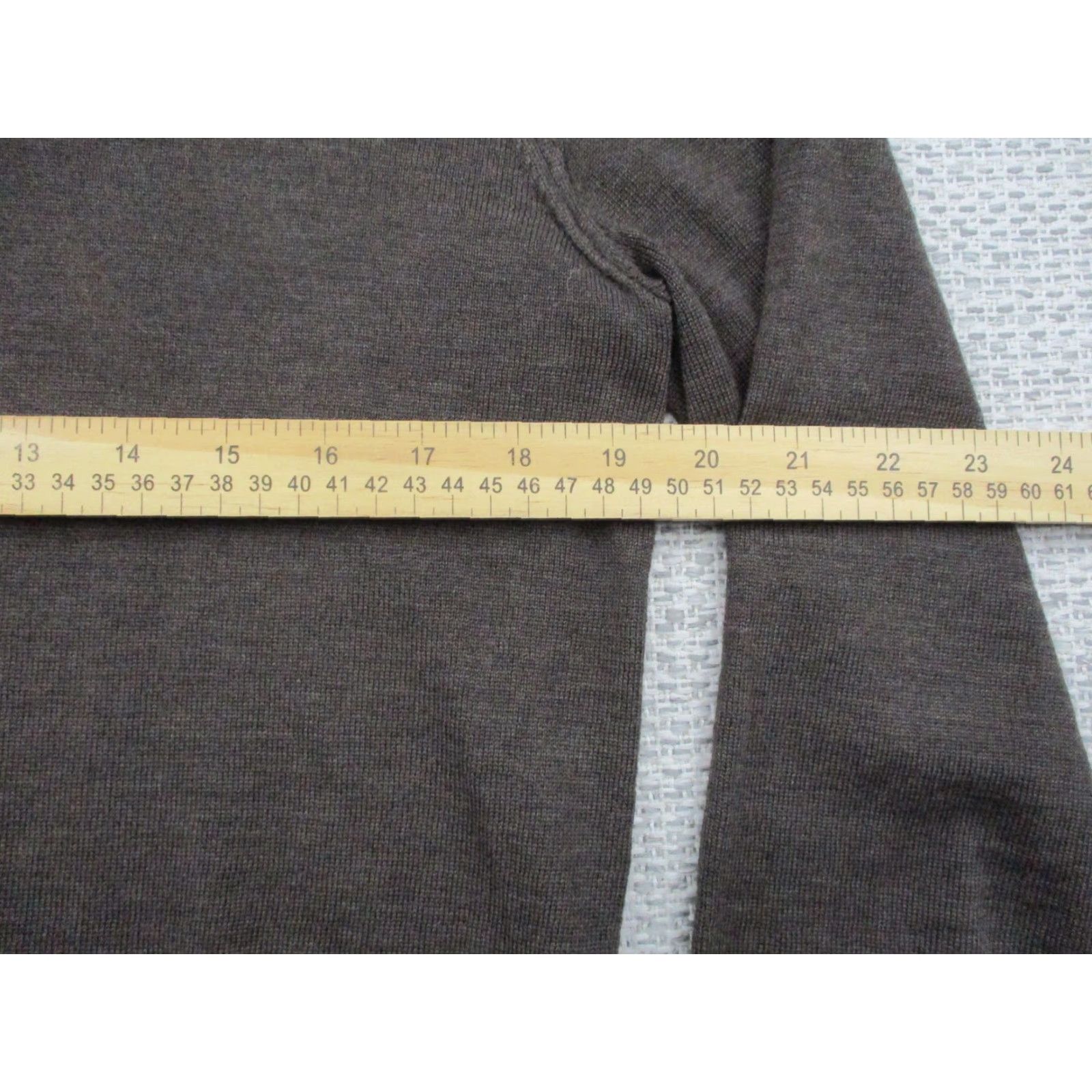 Bloomingdale's The Men's Store Bloomingdale's Sweater Mens Small Merino Wool V Neck Pullover Shirt? Size US S / EU 44-46 / 1 - 7 Thumbnail