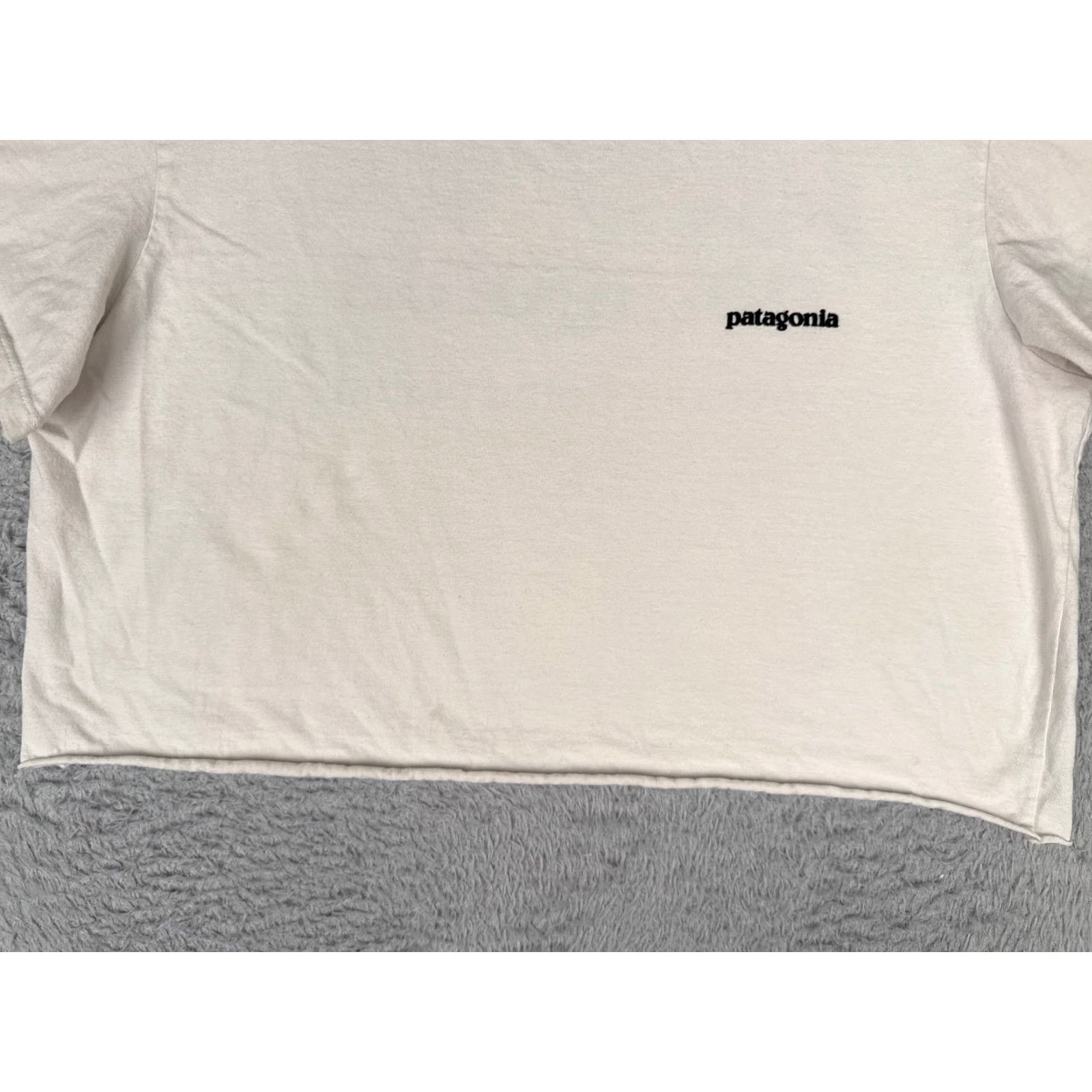 Patagonia Patagonia Shirt Adult Medium White Short Sleeve Crew Neck Cotton Crop Distressed Cropped Shirt Womens Classic Outdoor 90s? Size M / US 6-8 / IT 42-44 - 5 Thumbnail