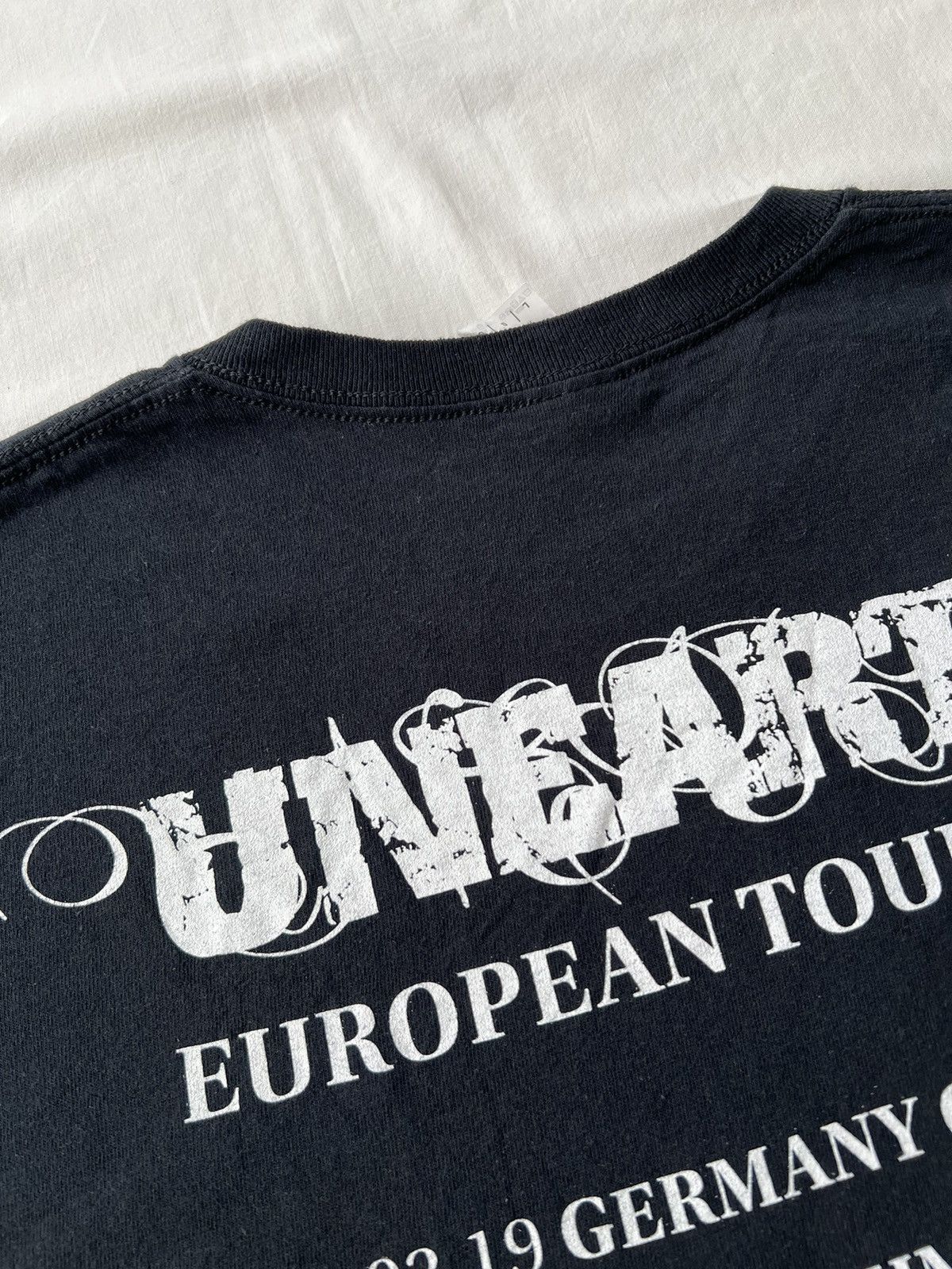 Band Tees Vintage 2019 Unearth Metalcore Band Tour Black T-shirt Size US L / EU 52-54 / 3 - 9 Thumbnail