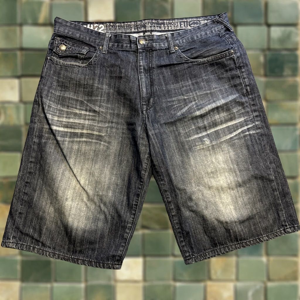 Ecko Unltd. VINTAGE Ecko Unltd. Denim Shorts Men 40 Blue Baggy Fit Y2K Hip Hop Acid Dark Wash Denim Shorts Mens Baggy Hip Hop 90s Boys Size US 40 / EU 56 - 1 Thumbnail