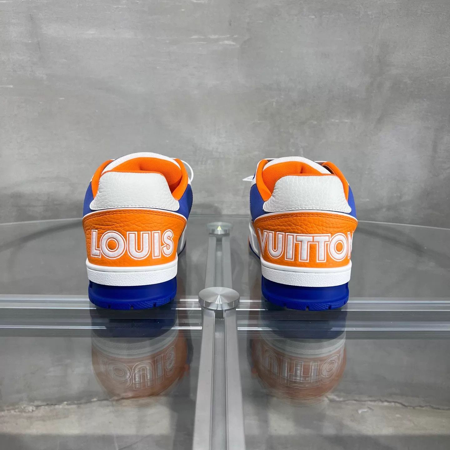 Louis Vuitton LV Trainer white orange new w/ box tried on UK5 39 Size US 8.5 / IT 38.5 - 6 Thumbnail