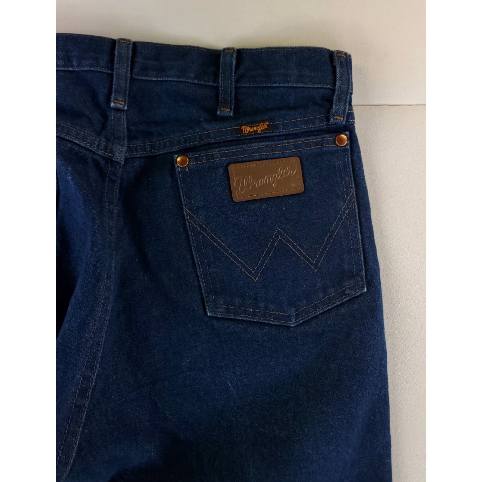 Wrangler VINTAGE Wrangler 13MWZ Jeans Mens 35x35 34x36 Blue 90s Straight Denim Mens / Boys? Size US 35 - 3 Thumbnail