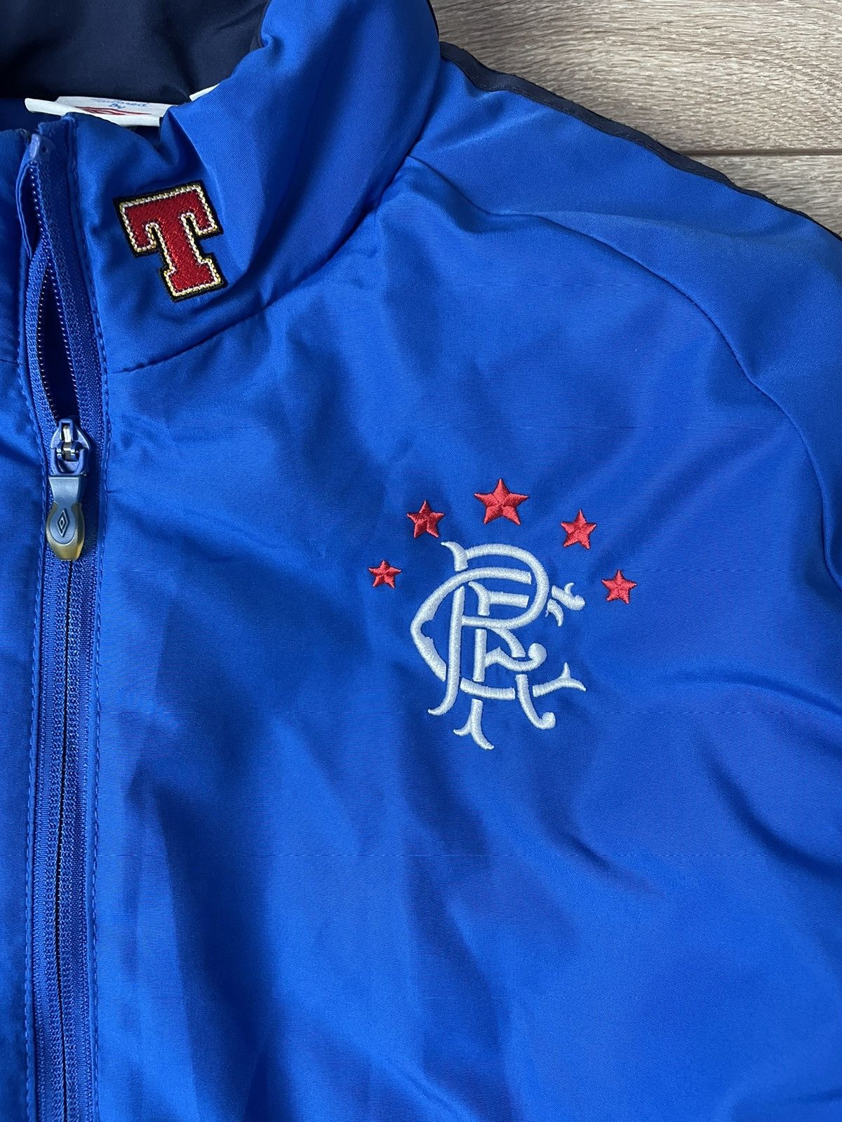 Umbro Glasgow Rangers Home football Umbro Puffer jacket L Men Size US L / EU 52-54 / 3 - 5 Thumbnail