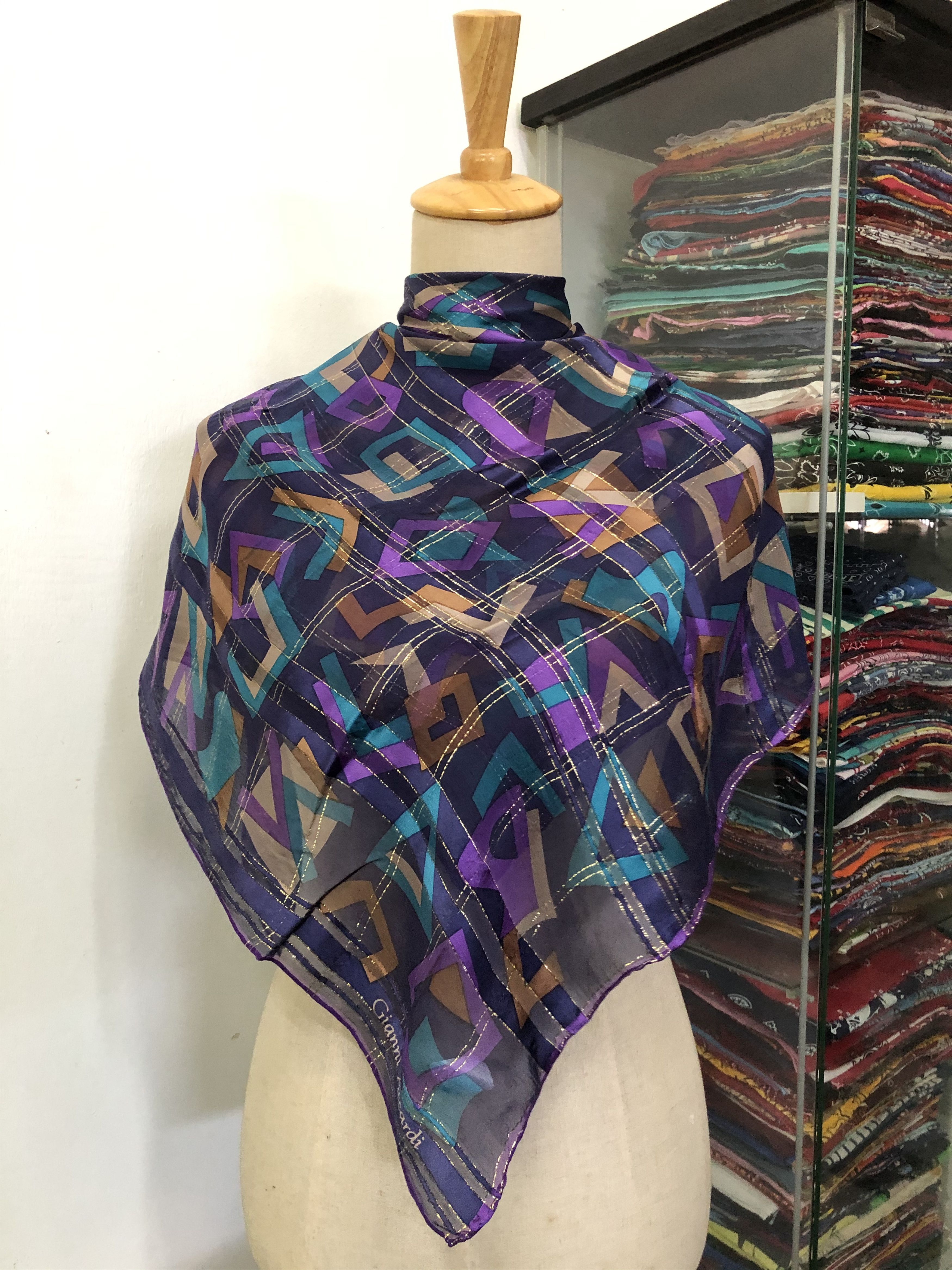 Vintage Vintage Gianni Accardi Silk Scarf Size ONE SIZE - 1 Thumbnail