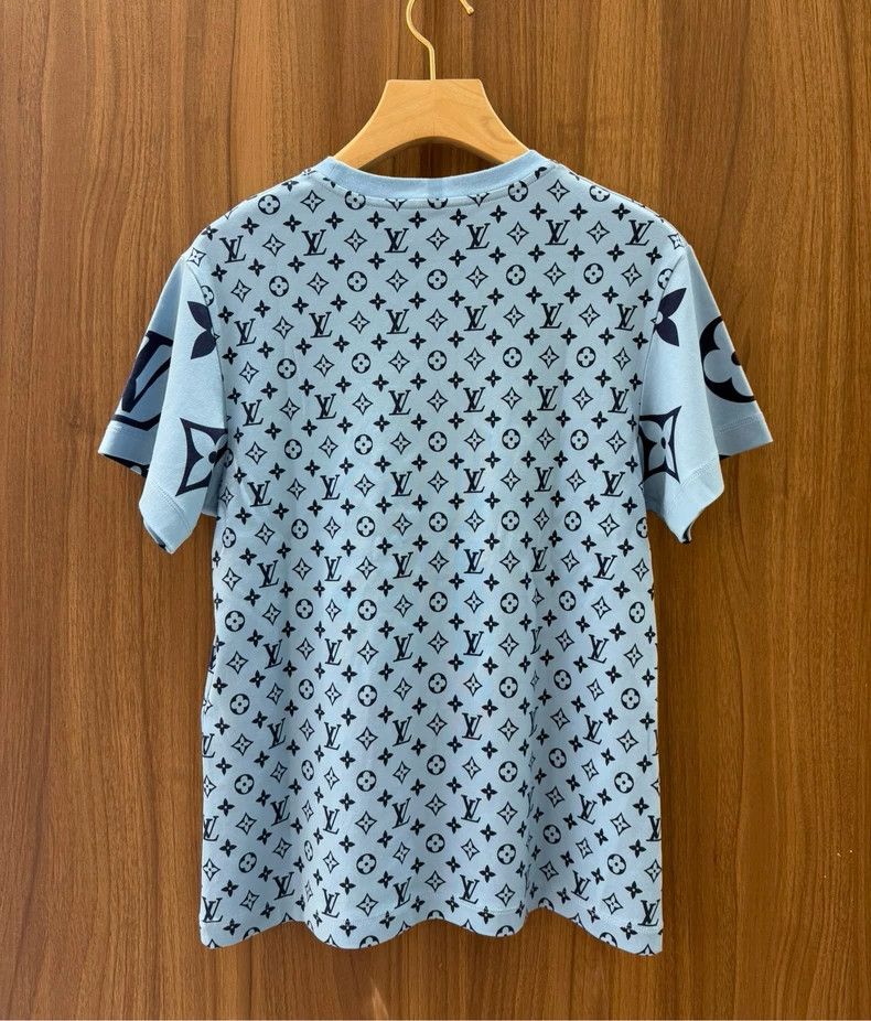 Louis Vuitton Louis Vuitton Light blue full printed logo short sleeve Size US M / EU 48-50 / 2 - 2 Thumbnail