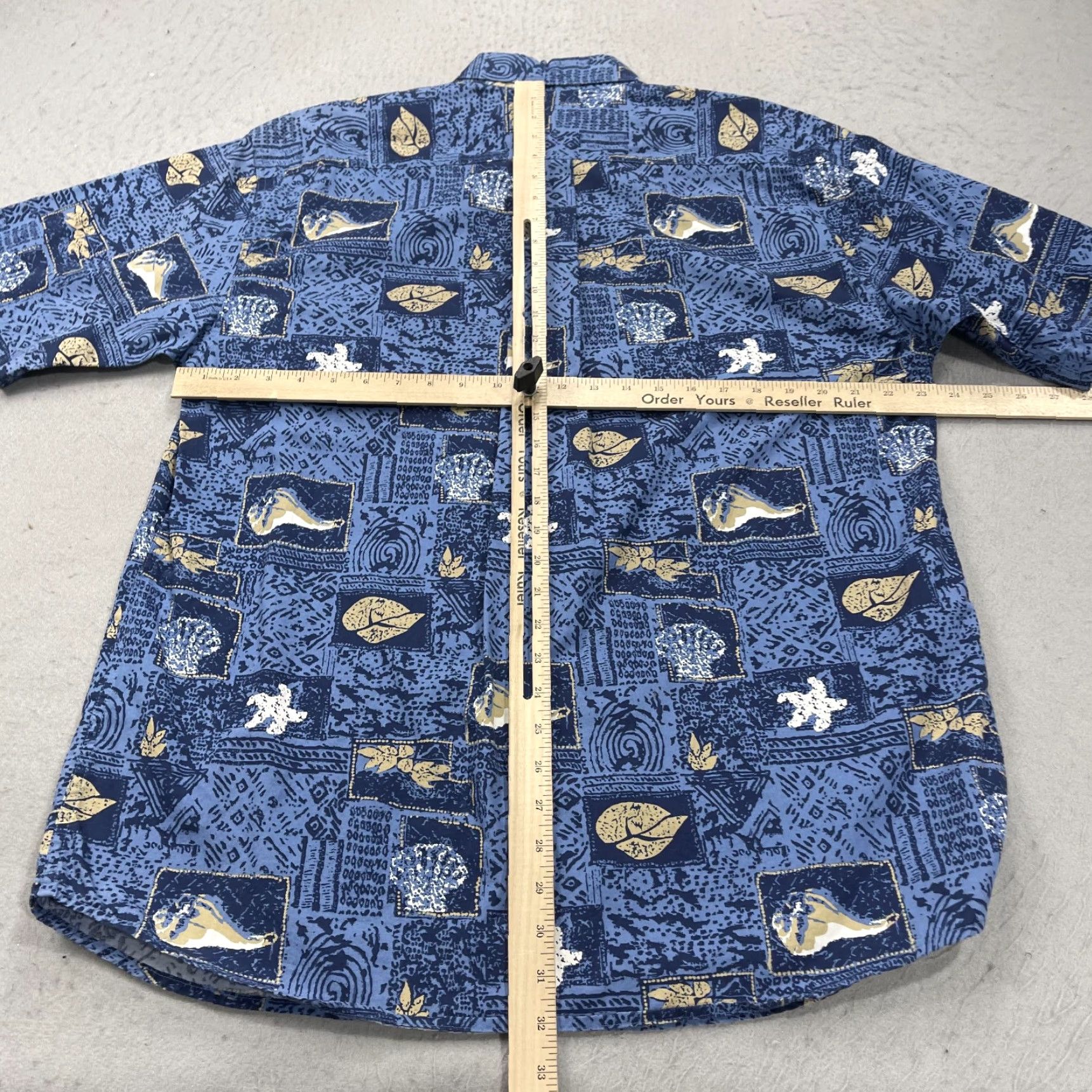 Disney VINTAGE Disney Shirt Mens Large Blue Sea Shell Mickey Mouse Cruise Hawaiian 90s Size US L / EU 52-54 / 3 - 7 Thumbnail