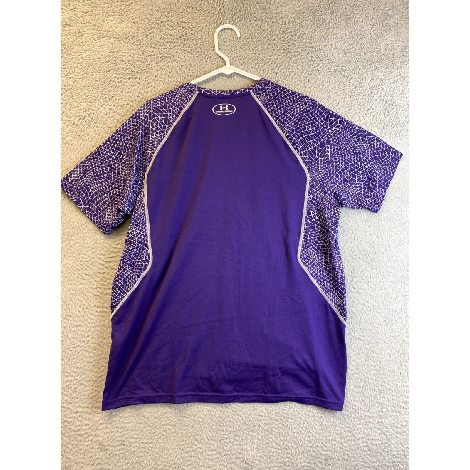 Under Armour Under Armour t shirt Heatgear Men L purple Loose Fit Graphic Crew-Neck /94-12 Size US L / EU 52-54 / 3 - 6 Thumbnail