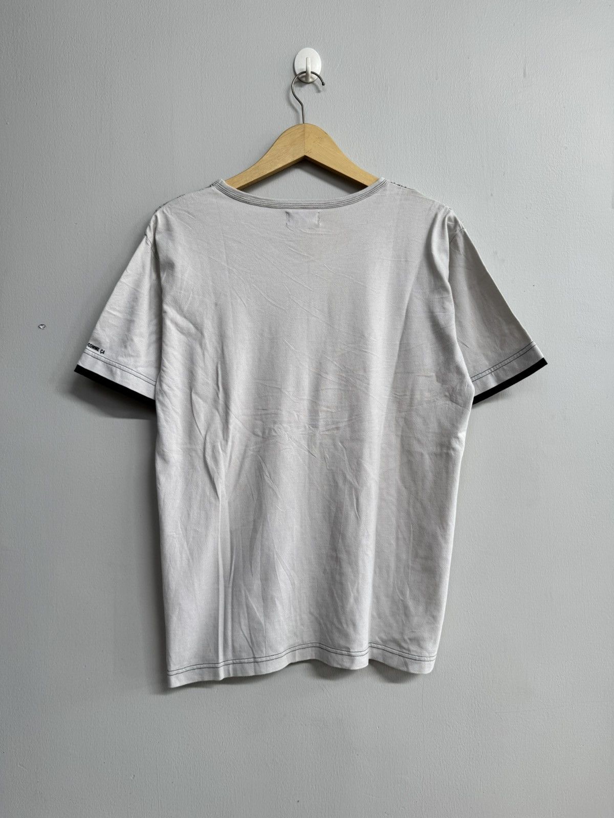 Comme Ca Ism COMME CI COMME CA V NECK T SHIRT WITH BLACK TRIM & TEXT Size US L / EU 52-54 / 3 - 4 Thumbnail