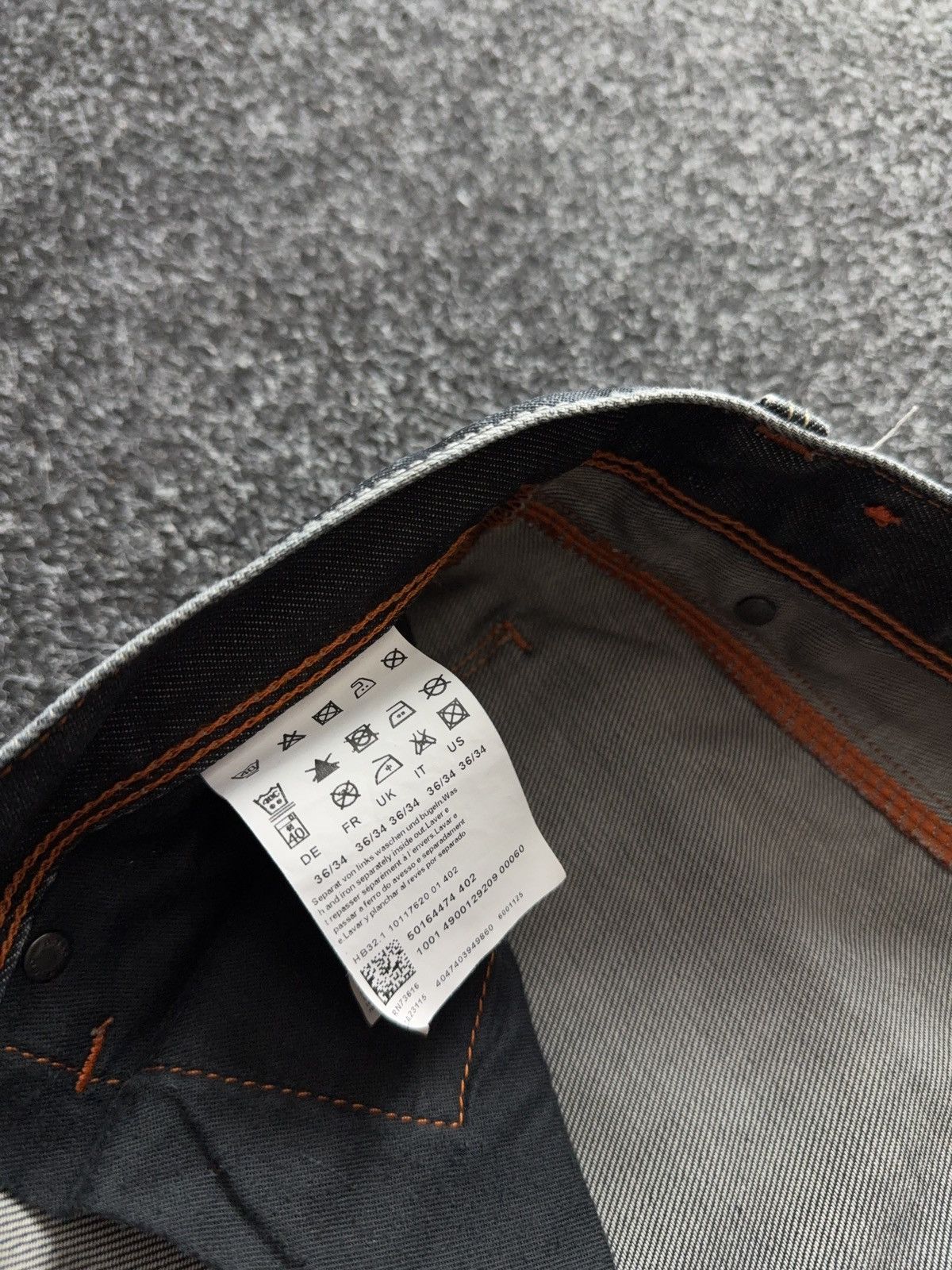 Hugo Boss Avant Garde 00s Vntg Hugo Boss Black Denim Jeans Regular Fit Size US 34 / EU 50 - 10 Thumbnail