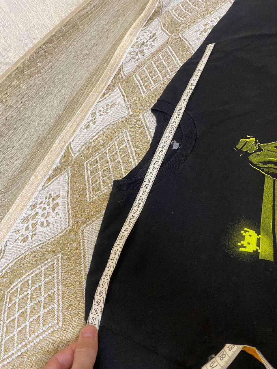 Playstation 🔥 Space Invaders Feeding The Pixels Vintage Game T Shirt Y2K Size US L / EU 52-54 / 3 - 7 Thumbnail