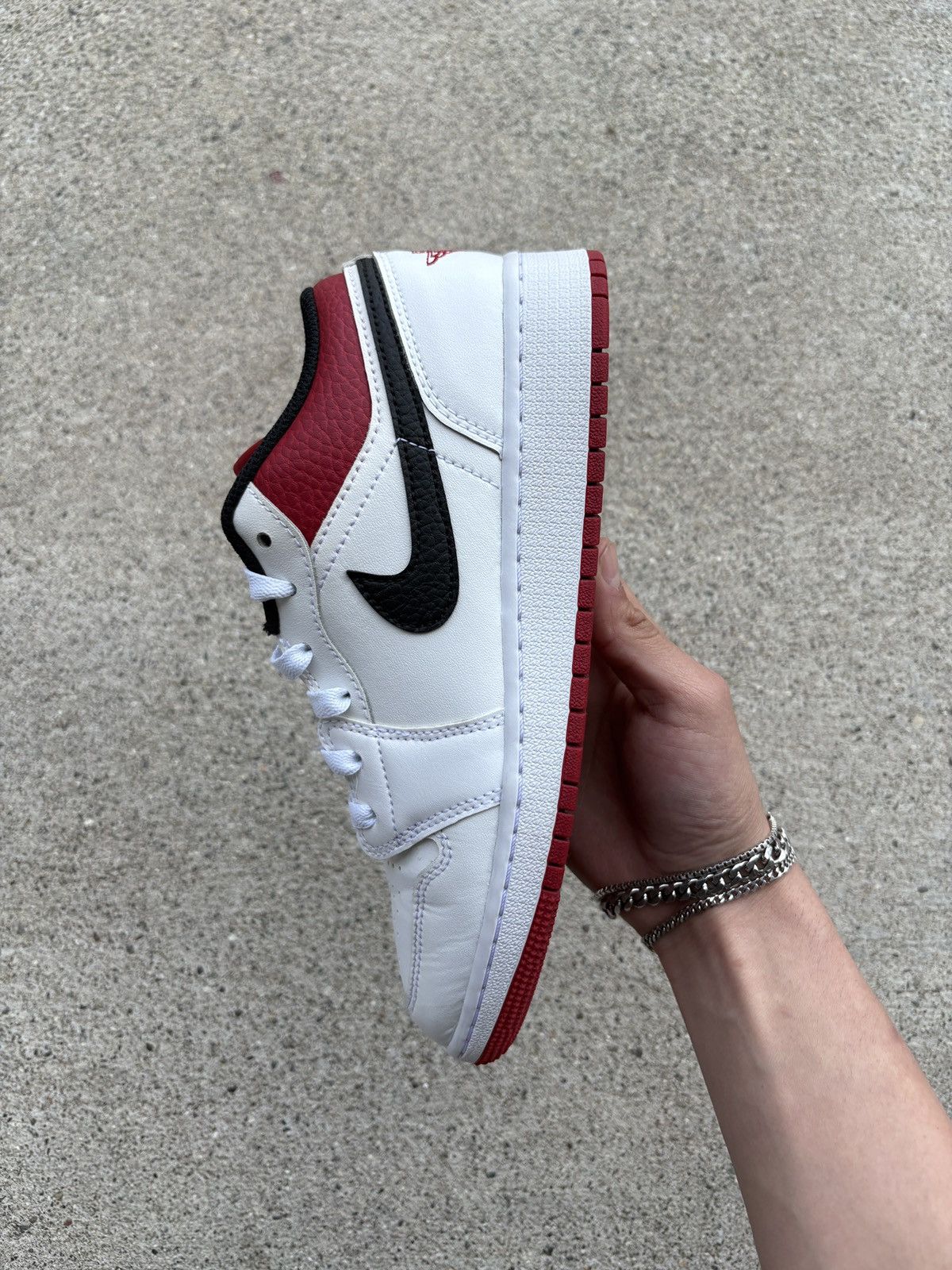 Jordan Brand 2021 Jordan 1 Low “White Gym Red” (GS) Size 5.5Y Size US 5.5 / EU 38 - 6 Thumbnail