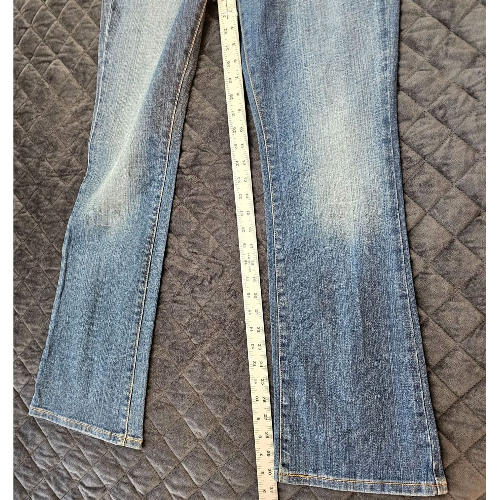 Levi's VINTAGE Levi's Jeans 515 Bootcut Mid Rise Size 4 Reg Blue Women Mens? (keep gender from department: Women) Size 27" / US 4 / IT 40 - 7 Thumbnail