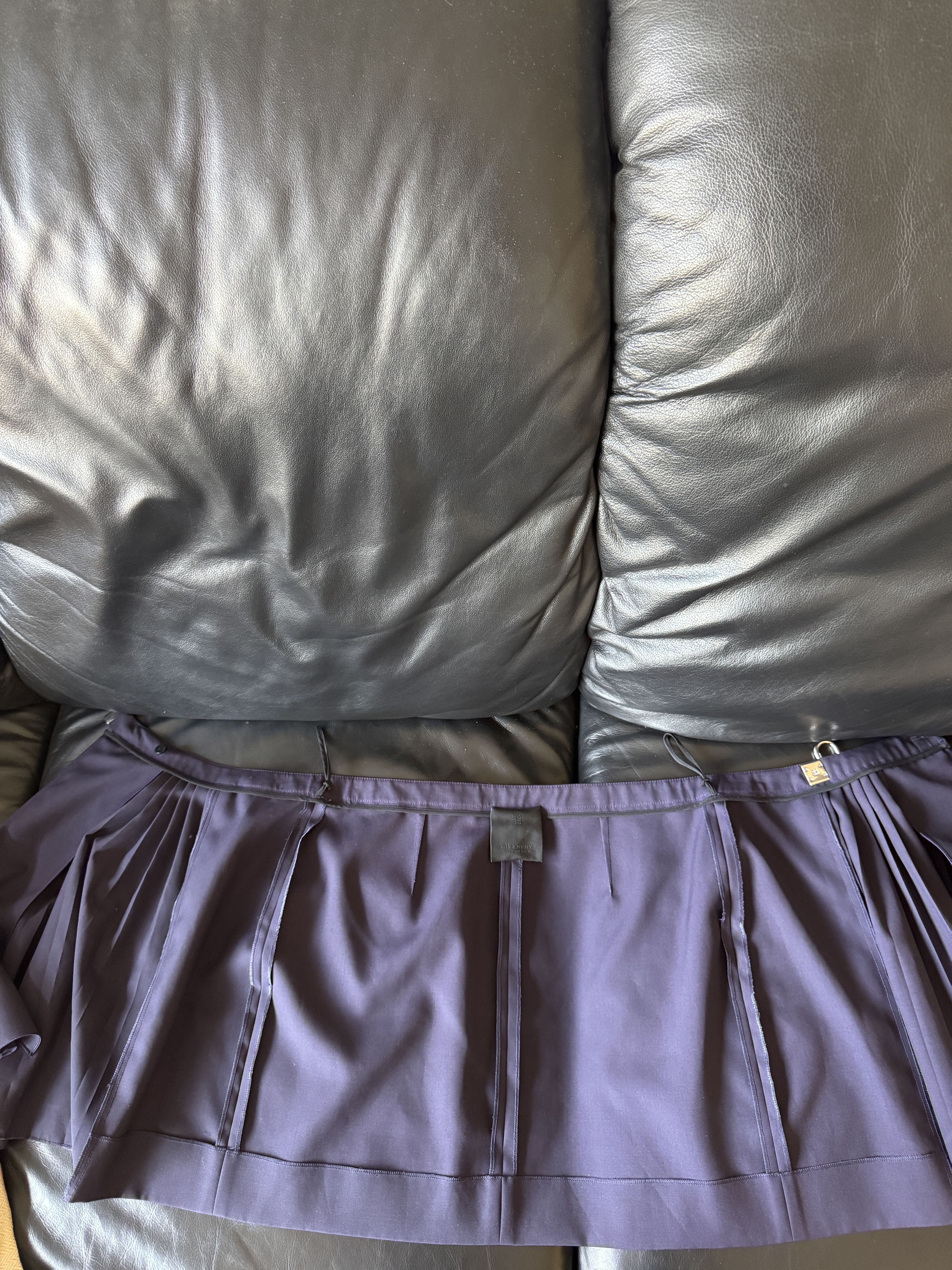 Givenchy Pleated Mini Skirt in Dark Purple (Sample) Size 26" / US 2 / IT 38 - 11 Thumbnail