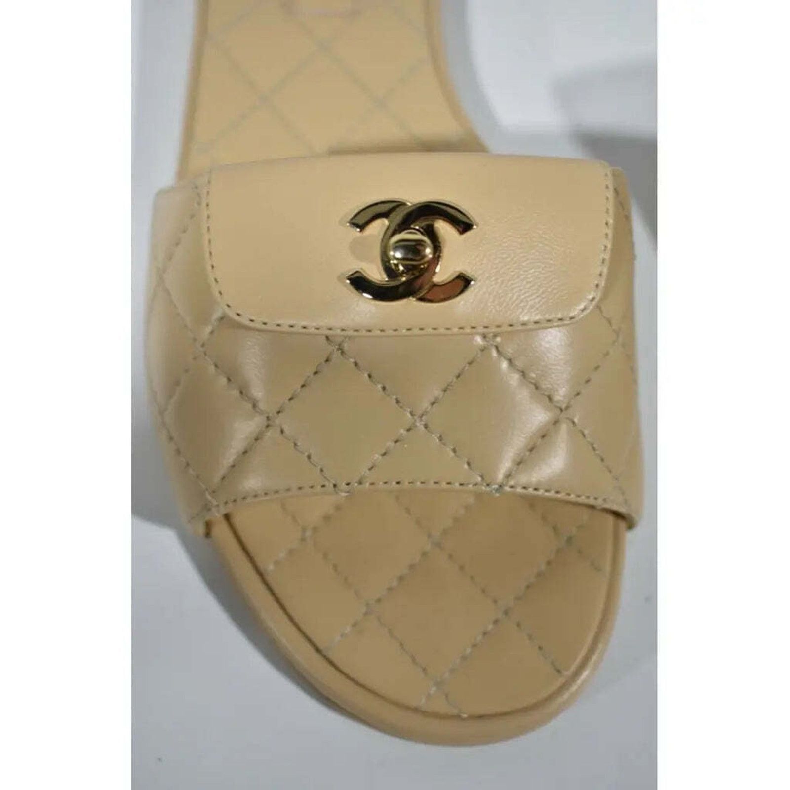 Chanel Chanel REV Beige Turnlock Quilted Gold CC Logo Mules Size US 5 / IT 35 - 7 Thumbnail