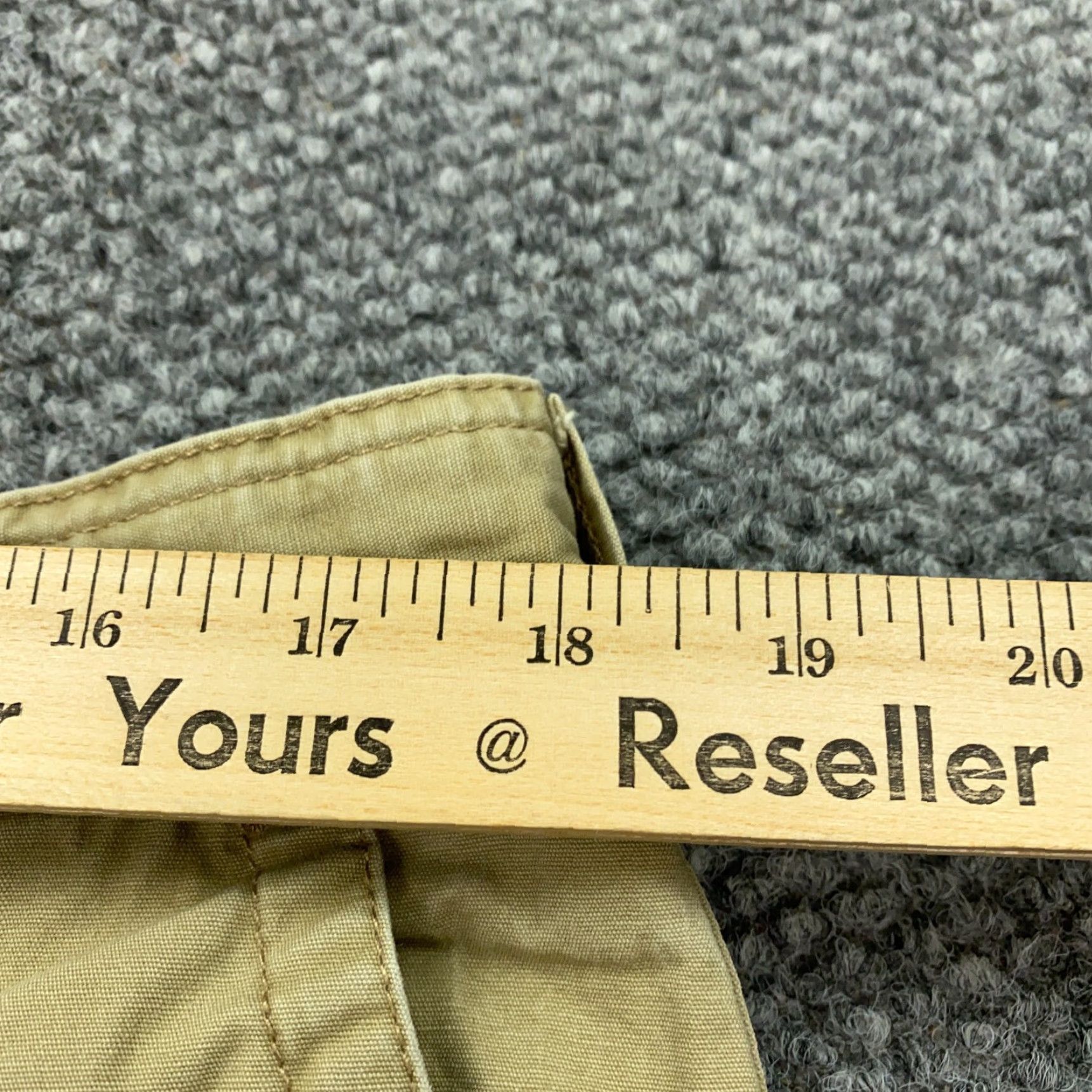 Vintage Columbia Cargo Pants Mens 38 Beige 32" Inseam Relaxed Fit Canvas Cargo Pockets Pants Mens Regular 38" Beige Columbia Omni-Shade Size US 38 / EU 54 - 7 Thumbnail