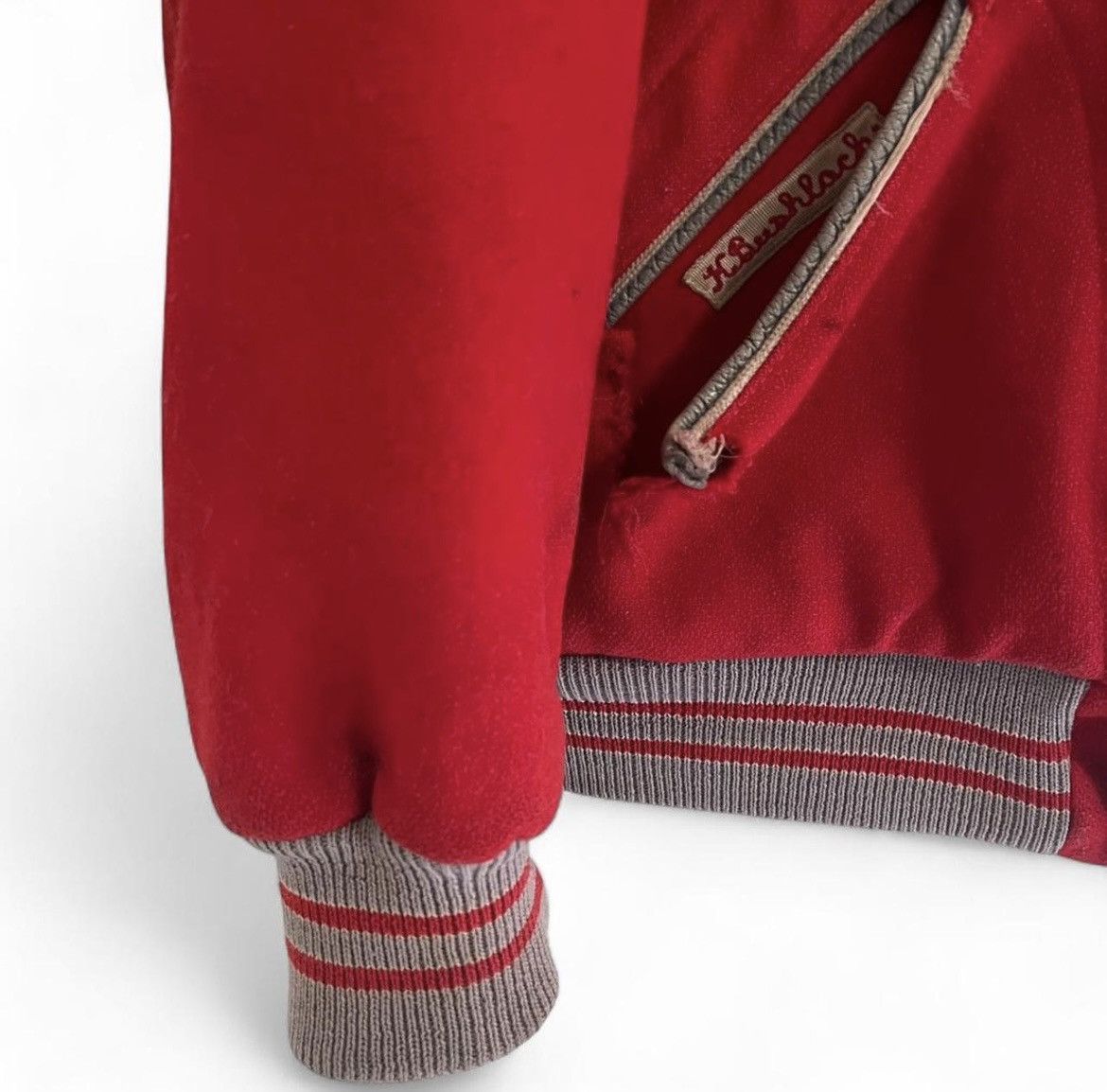 Vintage Vintage red and grey varsity jacket Size US S / EU 44-46 / 1 - 3 Thumbnail